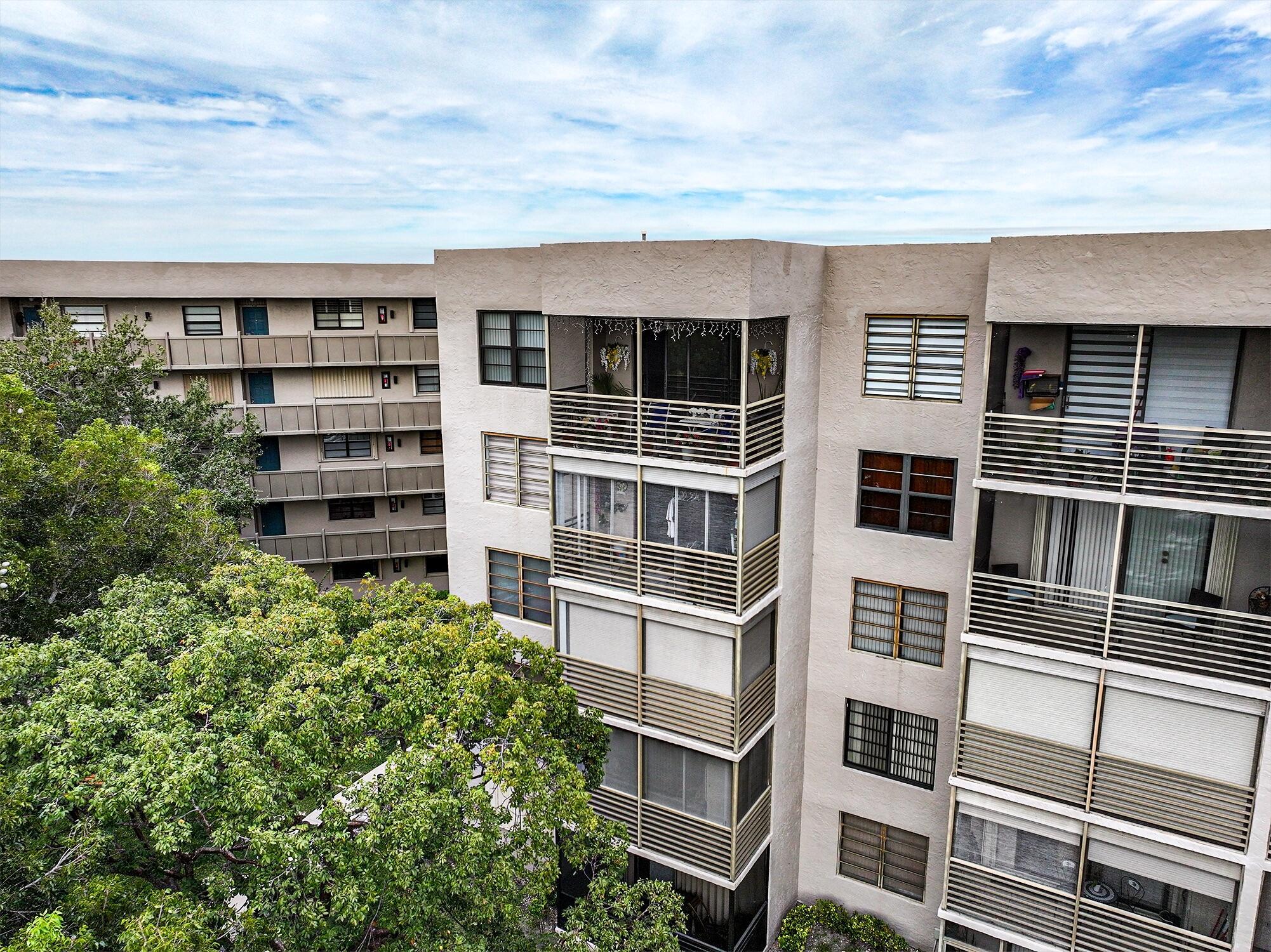 1100 Colony Pt Cir Cir #415 Pembroke Pines, FL 33026