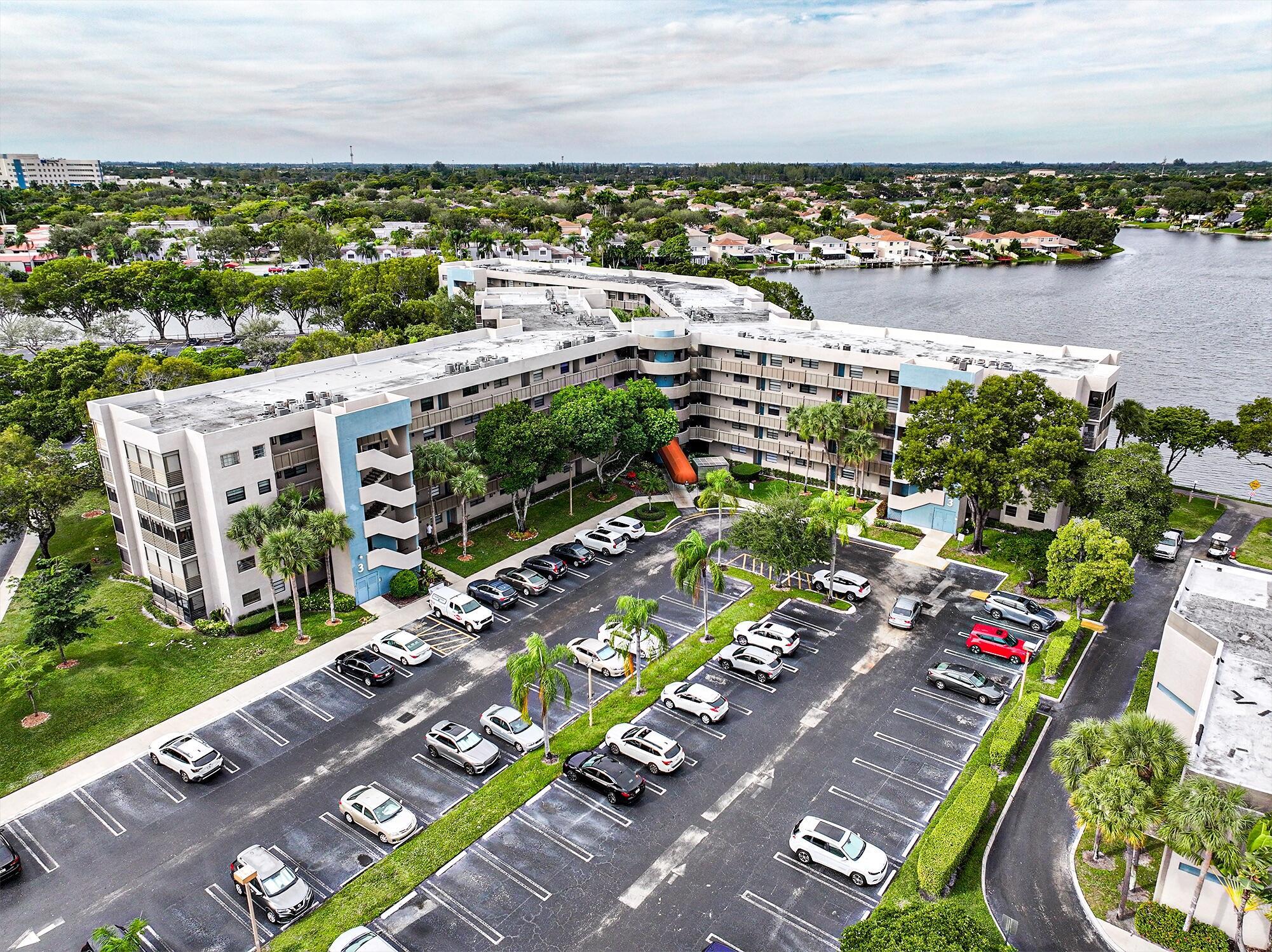 1100 Colony Pt Cir Cir #415 Pembroke Pines, FL 33026