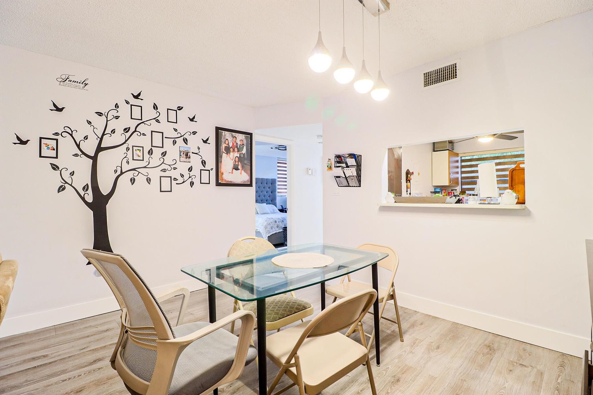 1100 Colony Pt Cir Cir #415 Pembroke Pines, FL 33026