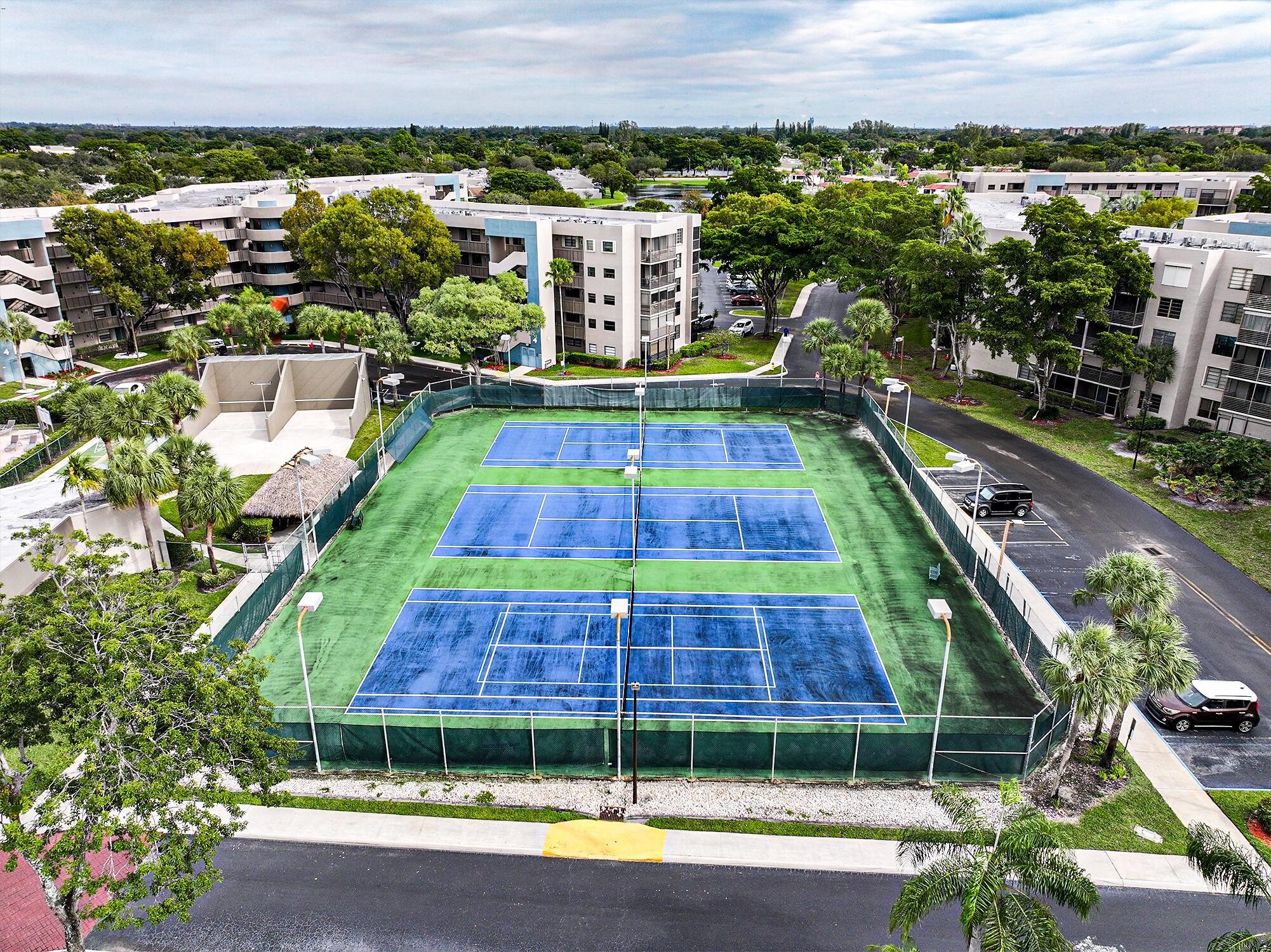 1100 Colony Pt Cir Cir #415 Pembroke Pines, FL 33026