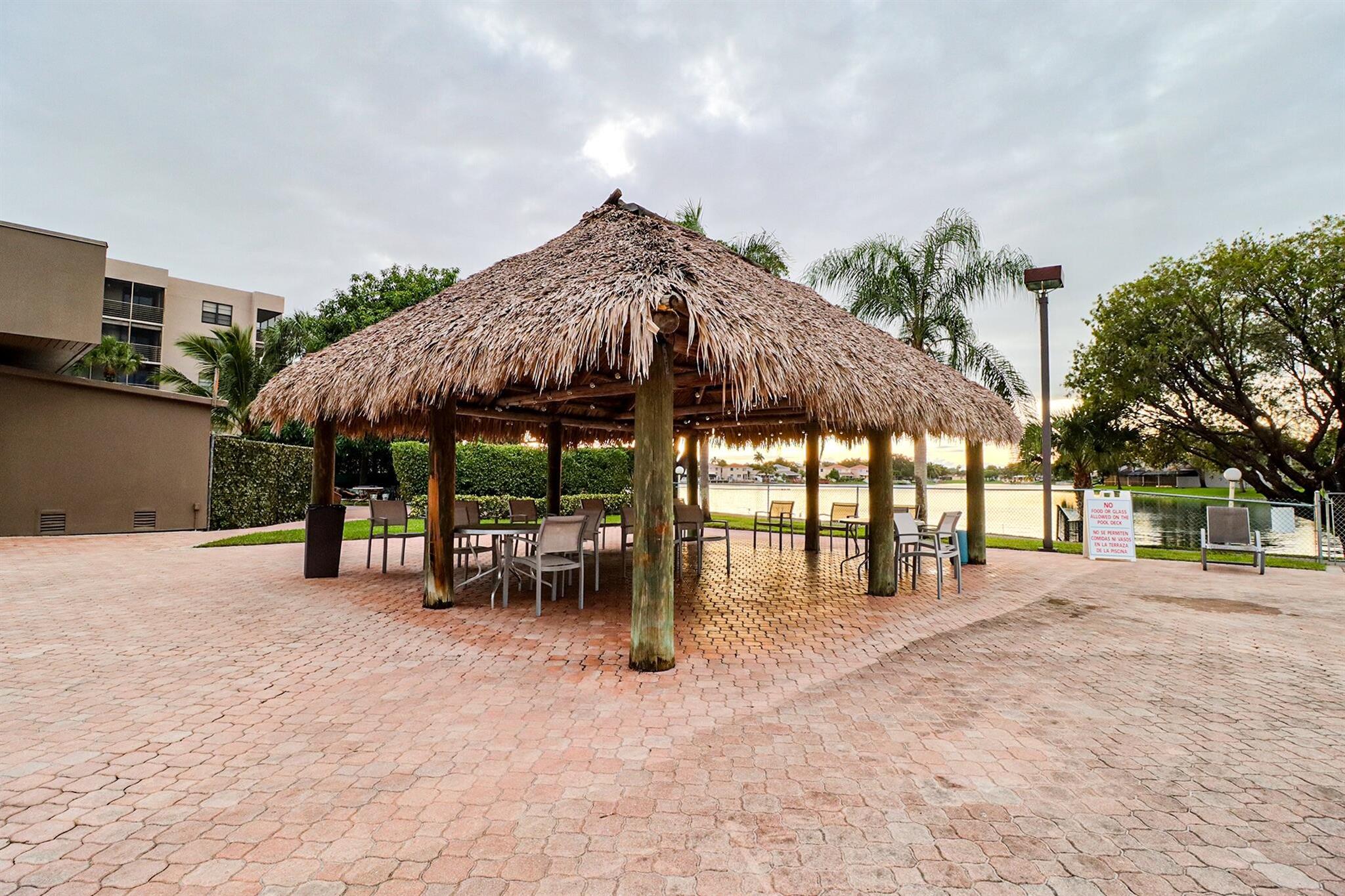 1100 Colony Pt Cir Cir #415 Pembroke Pines, FL 33026