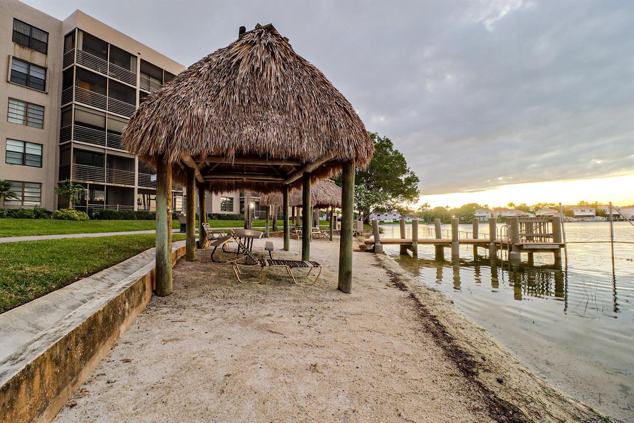 1100 Colony Pt Cir Cir #415 Pembroke Pines, FL 33026