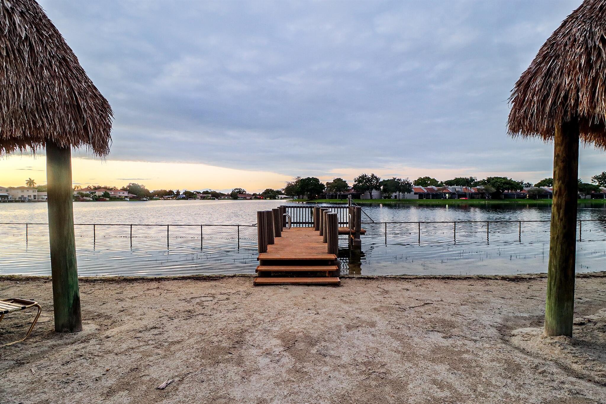 1100 Colony Pt Cir Cir #415 Pembroke Pines, FL 33026