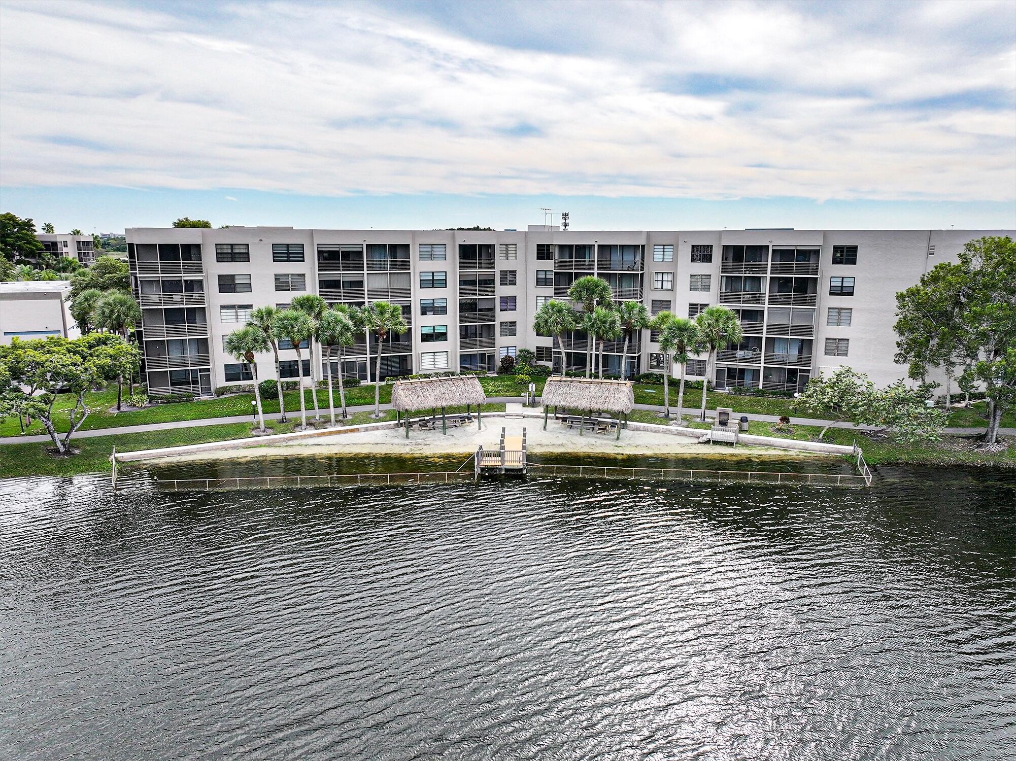 1100 Colony Pt Cir Cir #415 Pembroke Pines, FL 33026