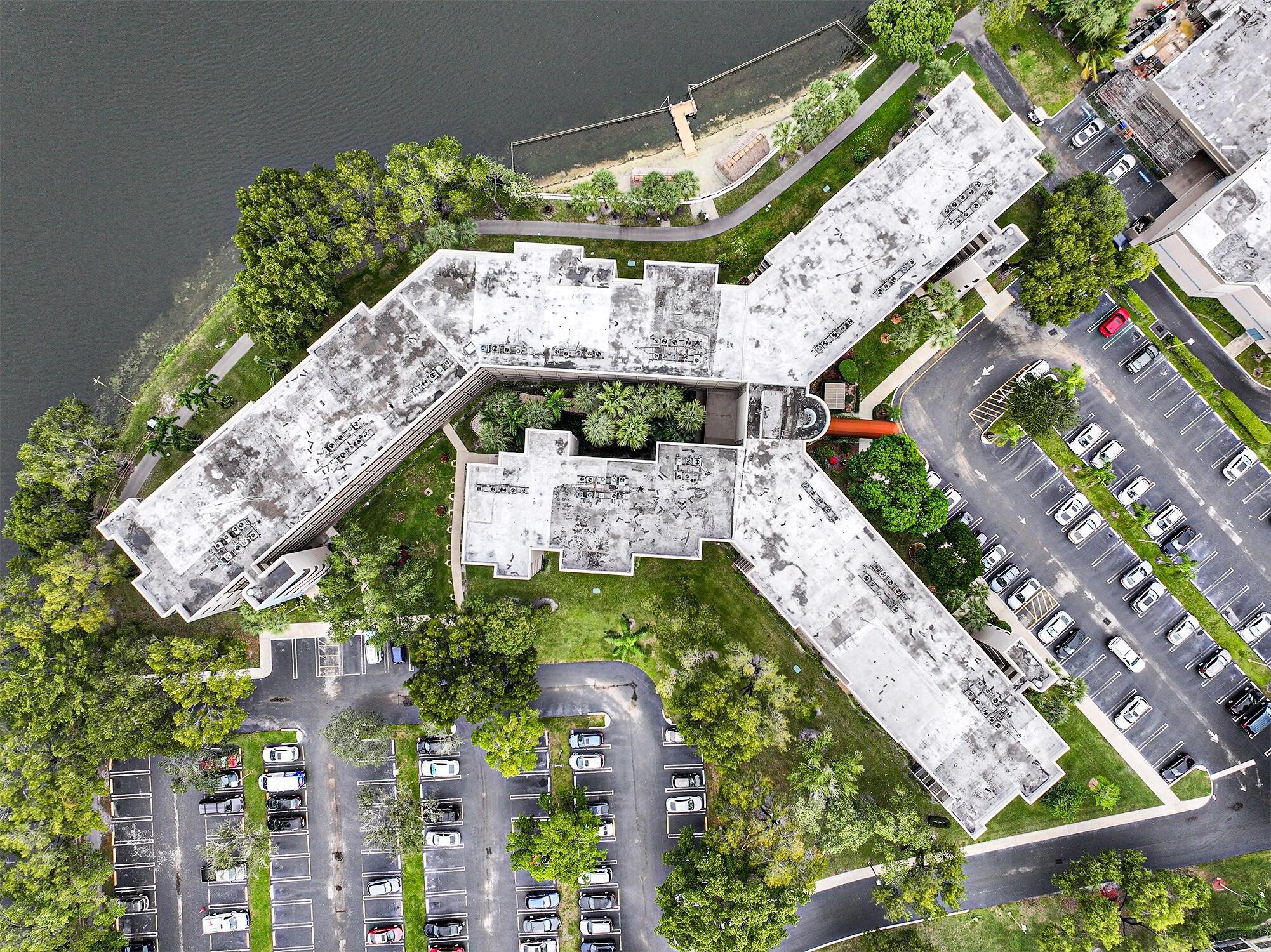 1100 Colony Pt Cir Cir #415 Pembroke Pines, FL 33026