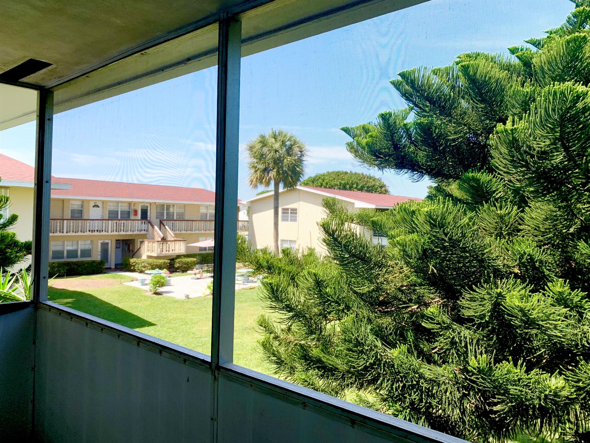 85 Salisbury D West Palm Beach, FL 33417