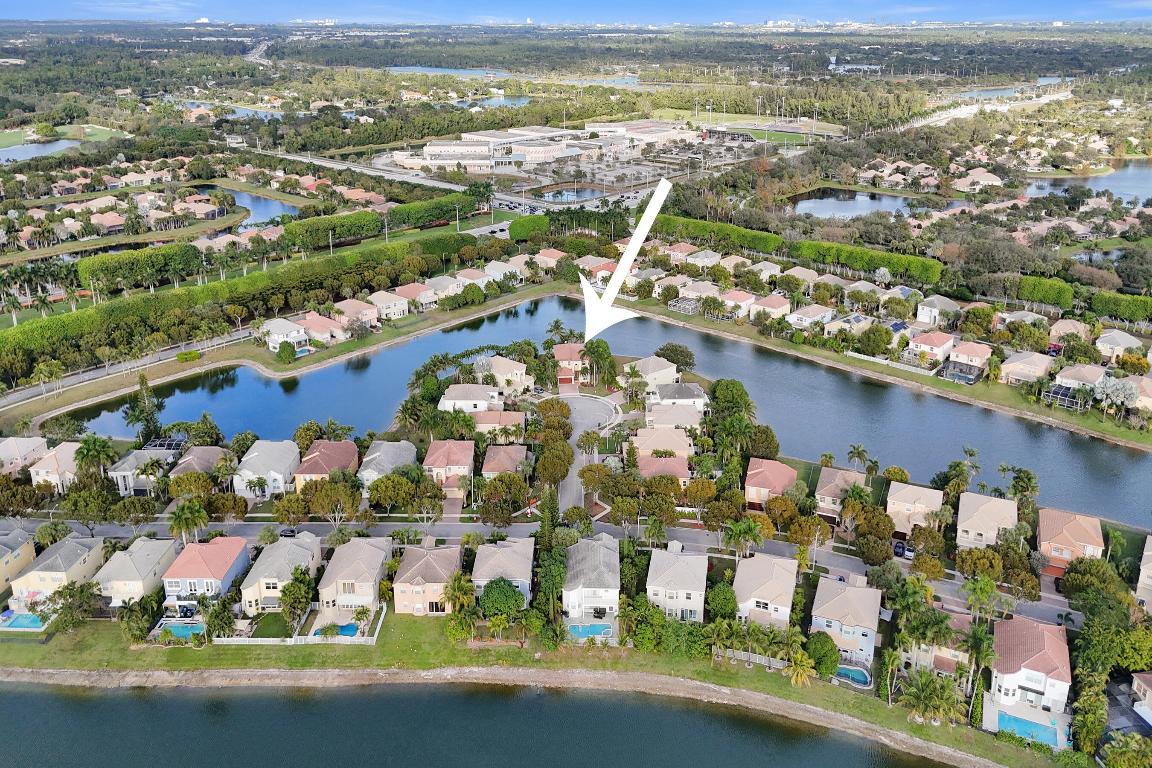 8976 Biddle Wellington, FL 33414