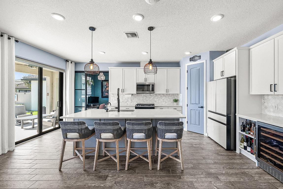 8220 Cinch Lake Worth, FL 33467