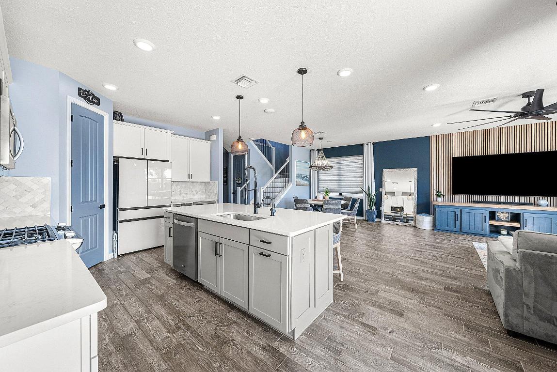 8220 Cinch Lake Worth, FL 33467