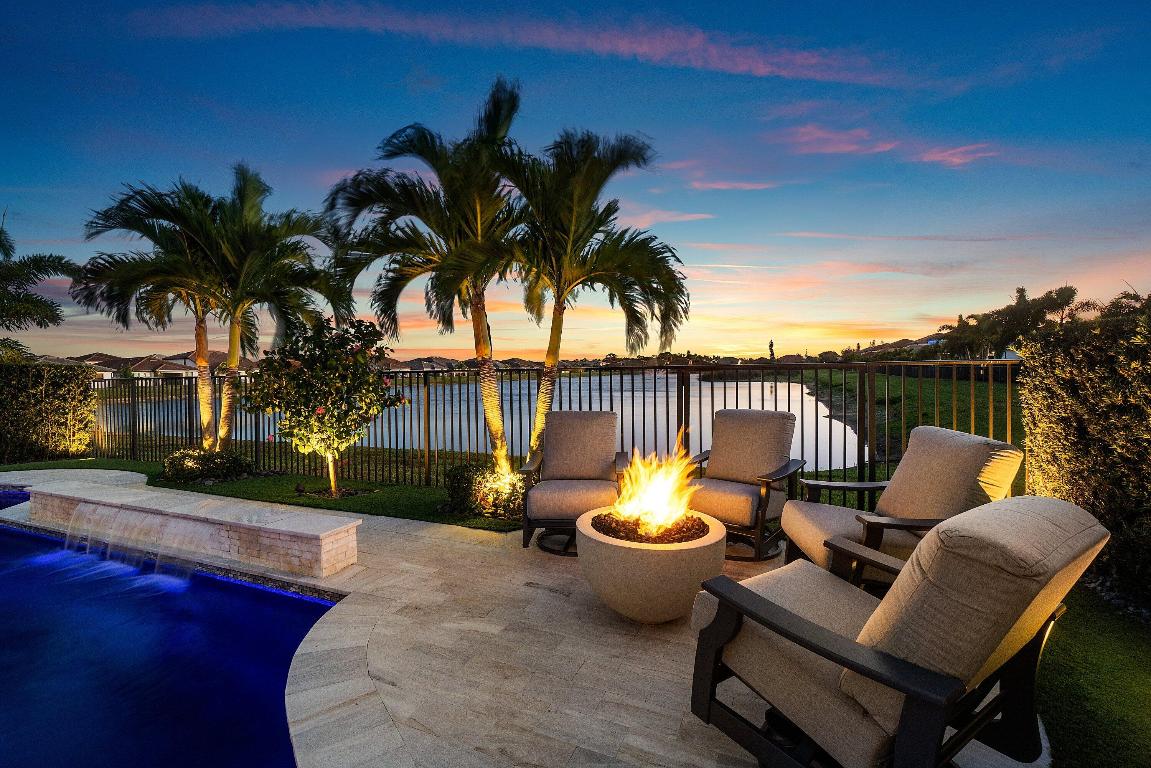 8220 Cinch Lake Worth, FL 33467