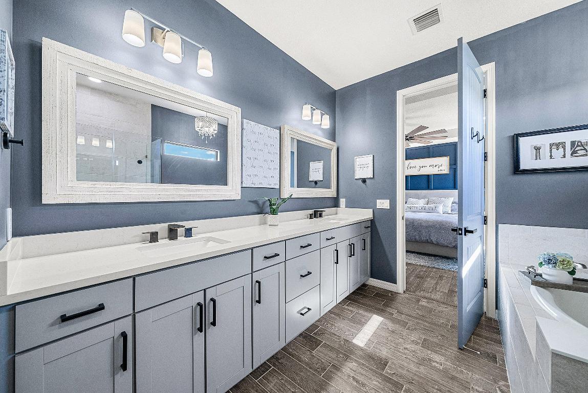 8220 Cinch Lake Worth, FL 33467