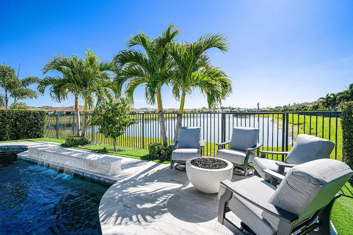 8220 Cinch Lake Worth, FL 33467