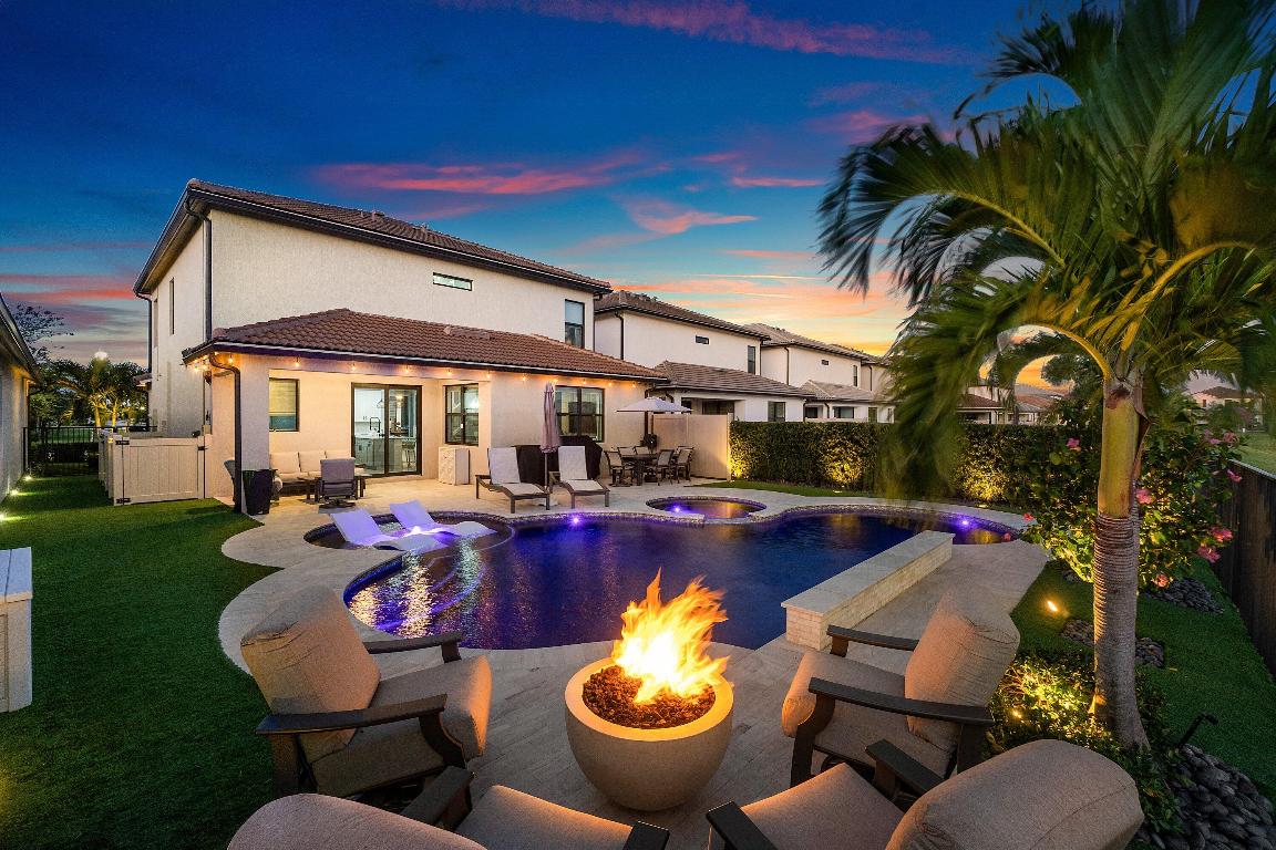 8220 Cinch Lake Worth, FL 33467