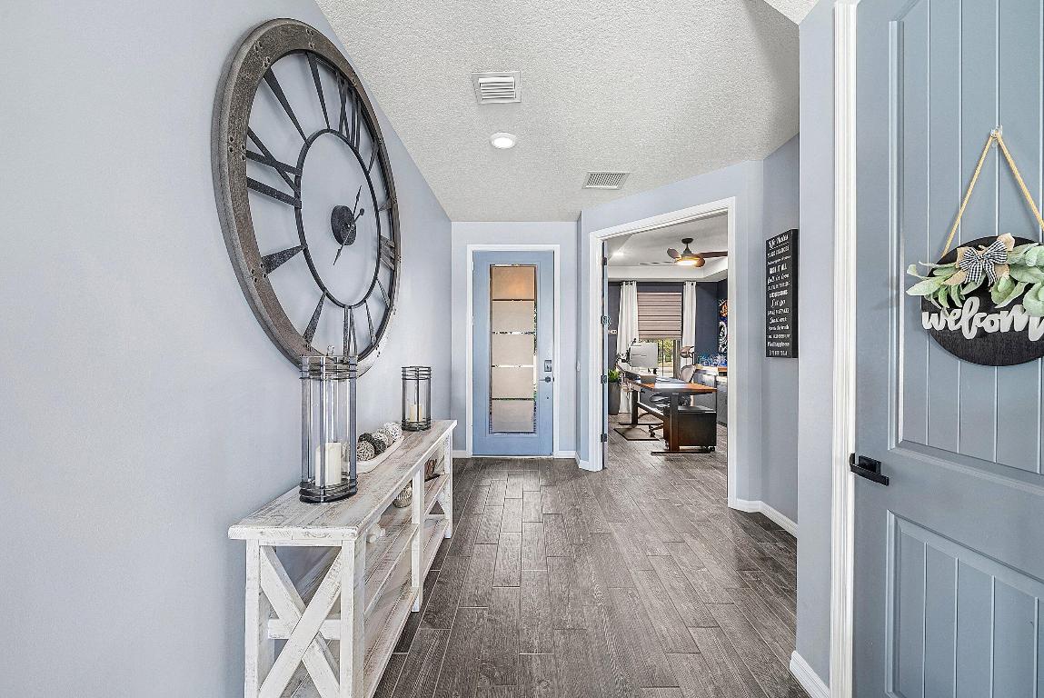 8220 Cinch Lake Worth, FL 33467