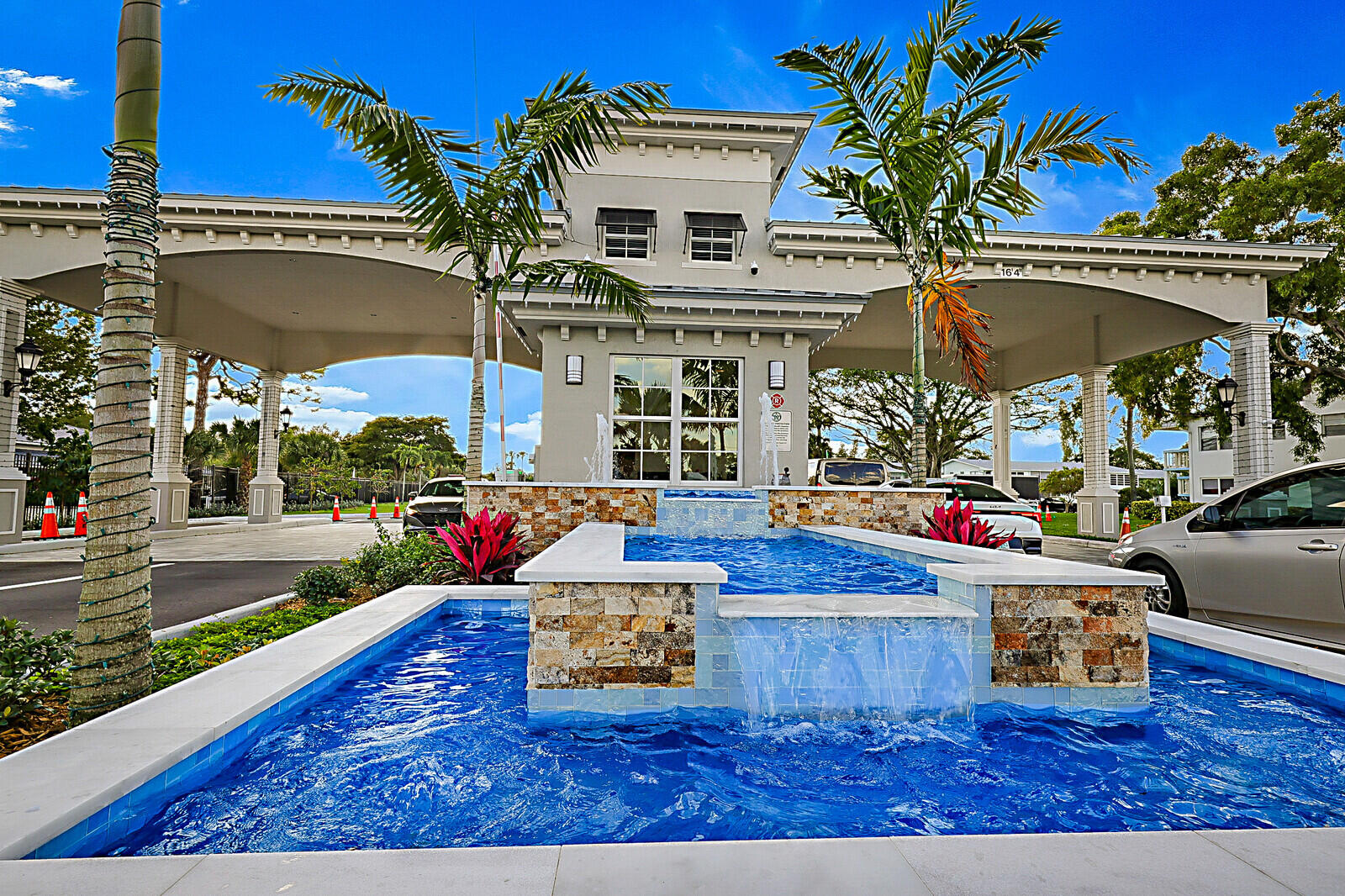 134 Lyndhurst F #134