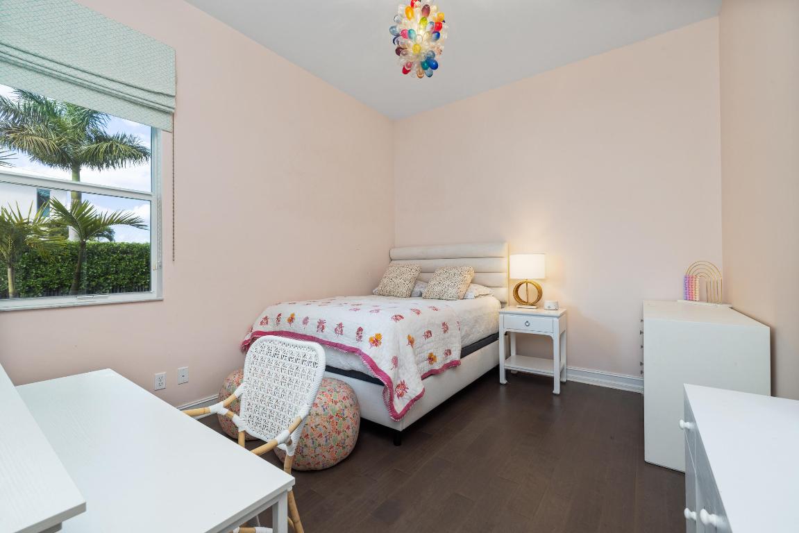 8001 SE Old Plantation Jupiter, FL 33458