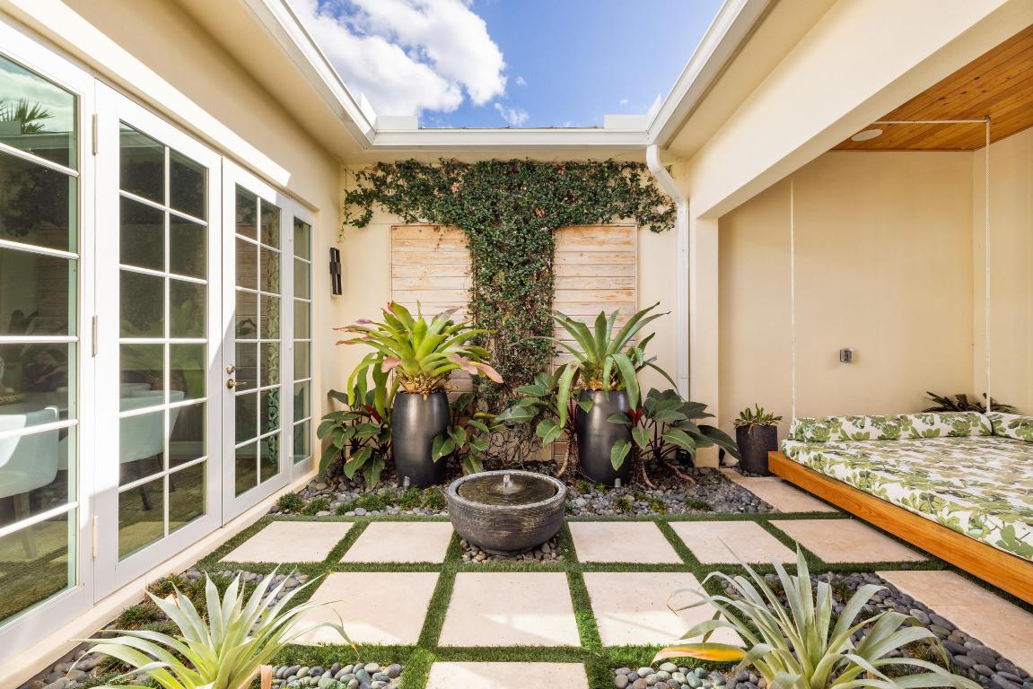 8001 SE Old Plantation Jupiter, FL 33458