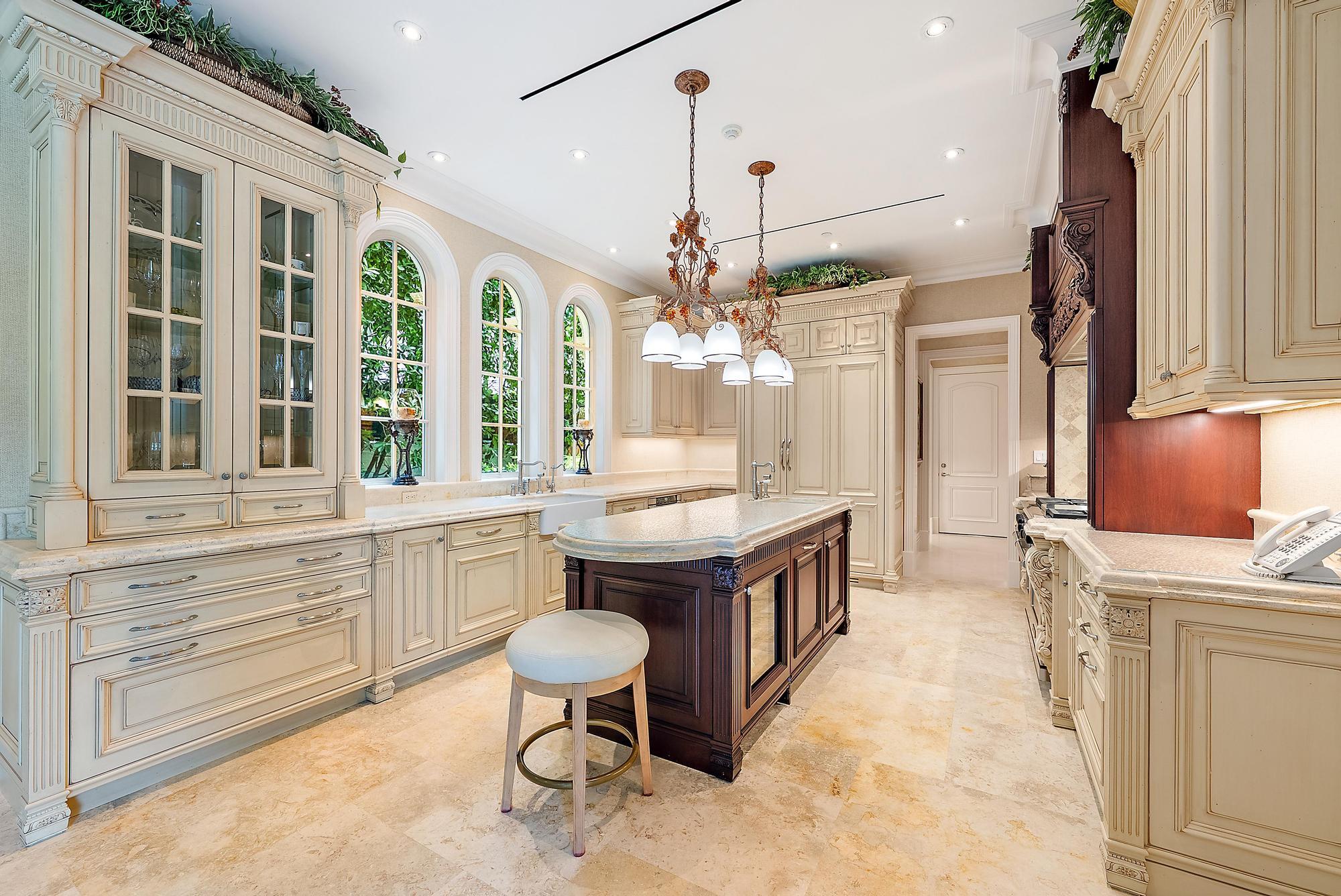 115 Gulfstream Palm Beach, FL 33480