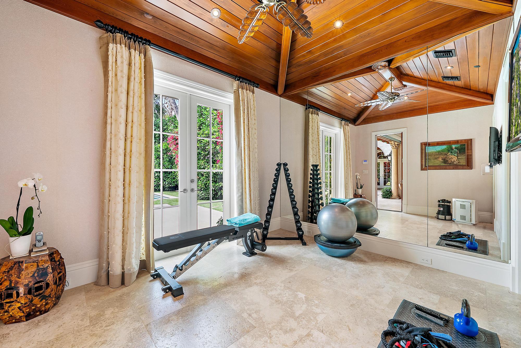 115 Gulfstream Palm Beach, FL 33480