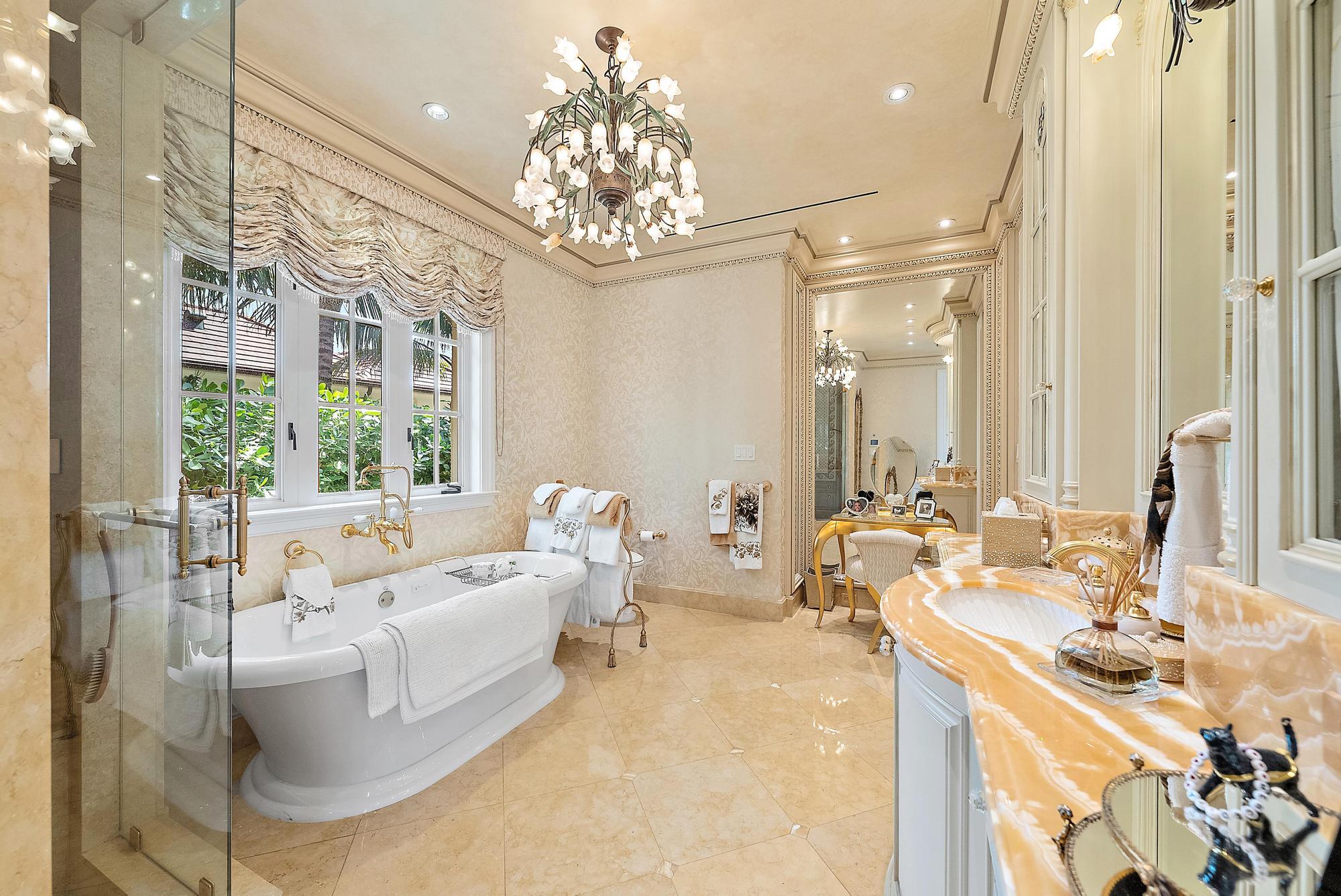 115 Gulfstream Palm Beach, FL 33480