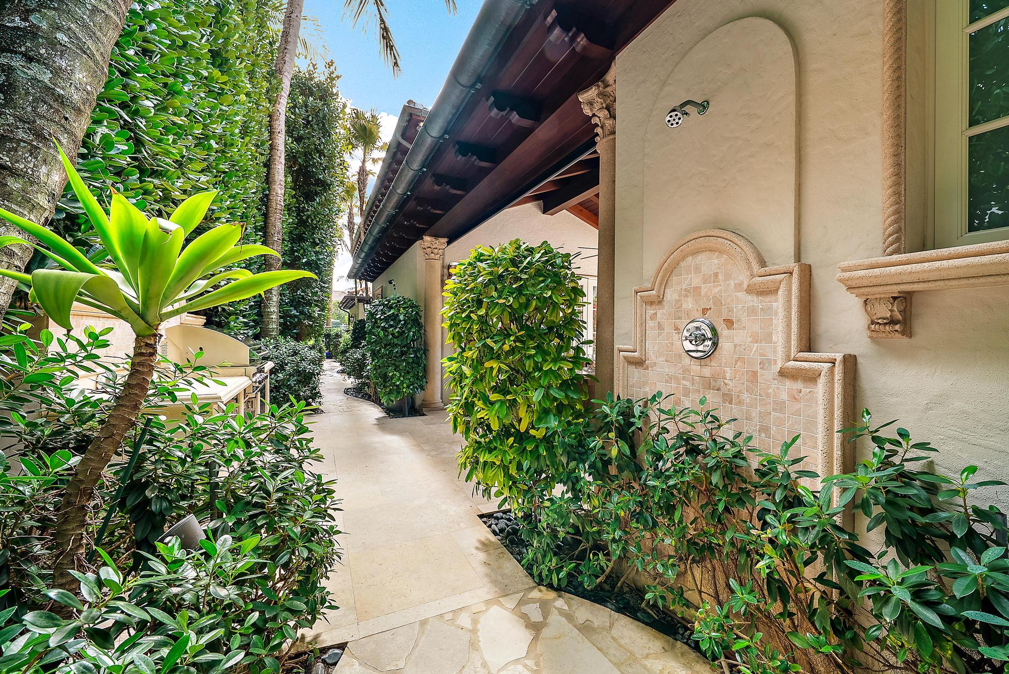 115 Gulfstream Palm Beach, FL 33480