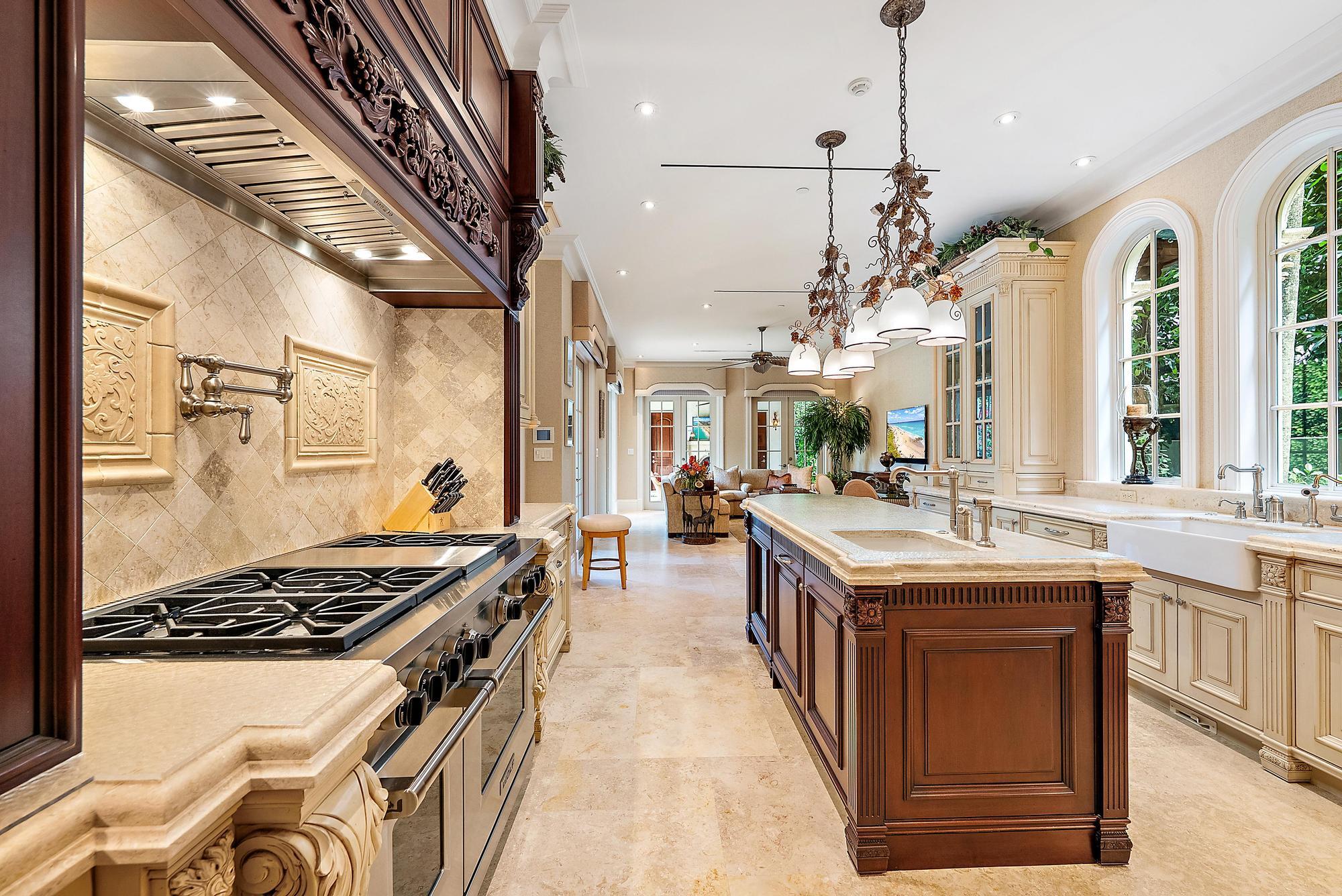 115 Gulfstream Palm Beach, FL 33480