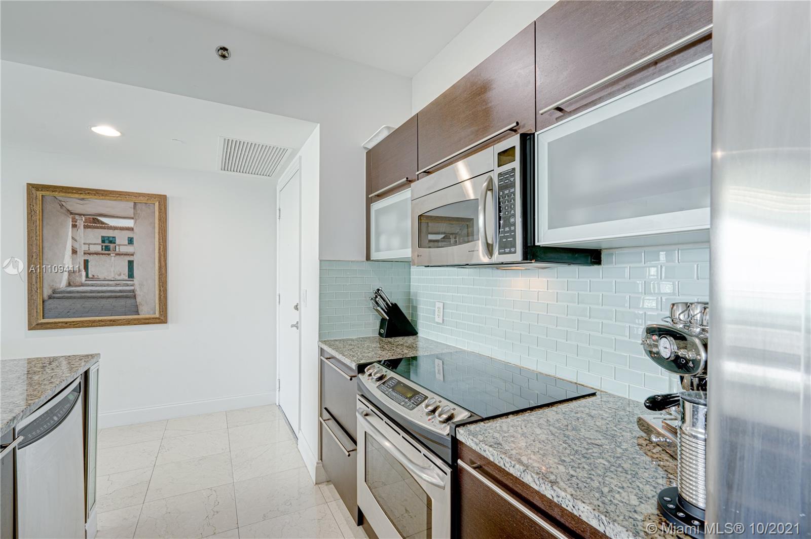 951 Brickell Ave #1606, Miami, FL 33131