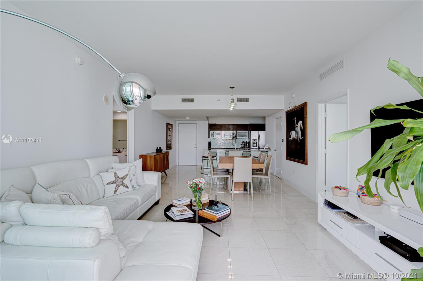 951 Brickell Ave #1606, Miami, FL 33131