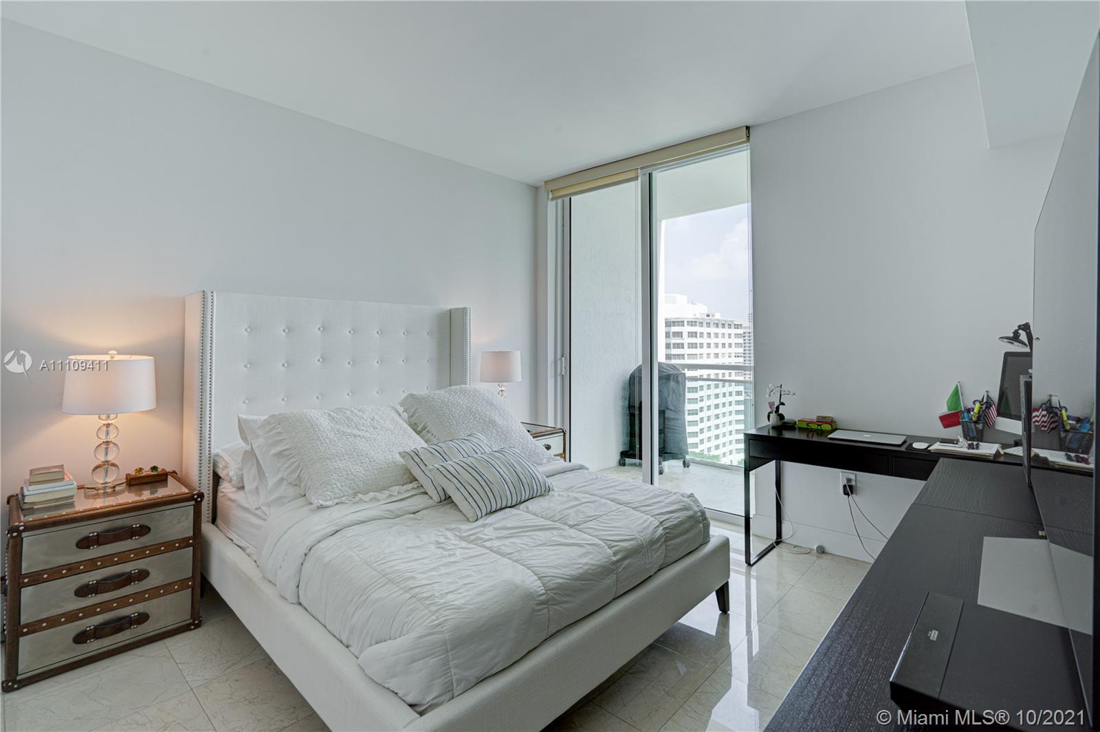 951 Brickell Ave #1606, Miami, FL 33131