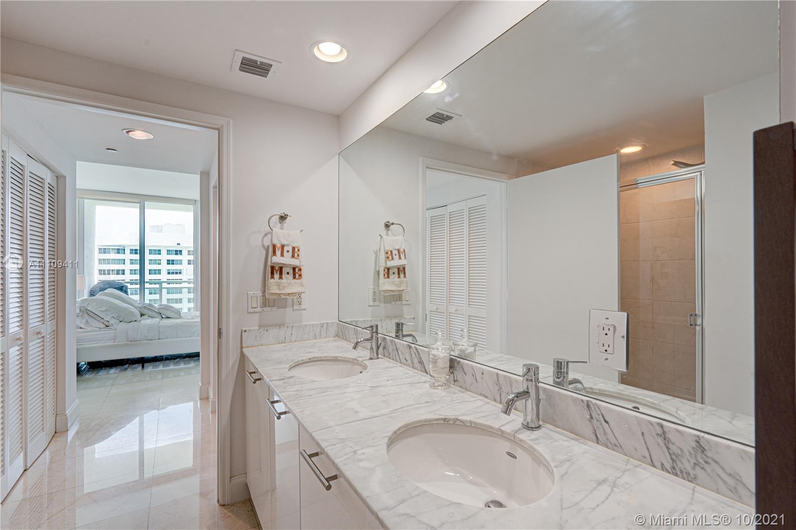 951 Brickell Ave #1606, Miami, FL 33131