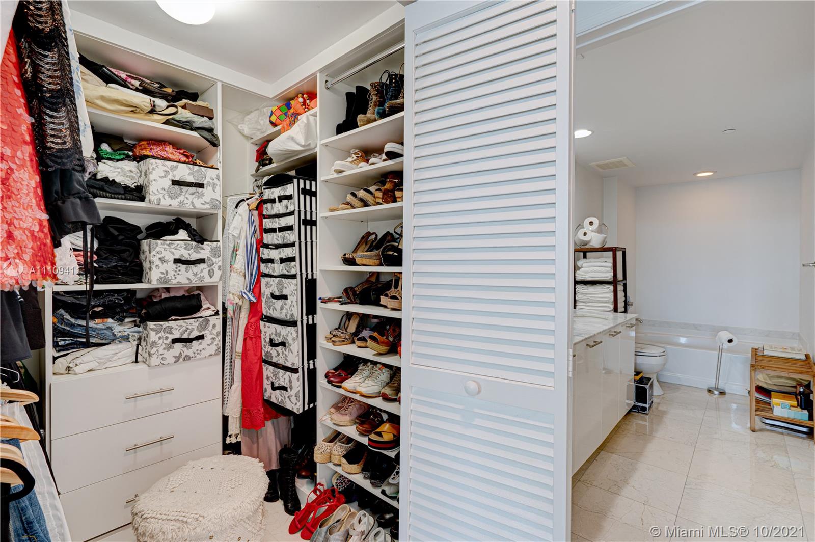 951 Brickell Ave #1606, Miami, FL 33131