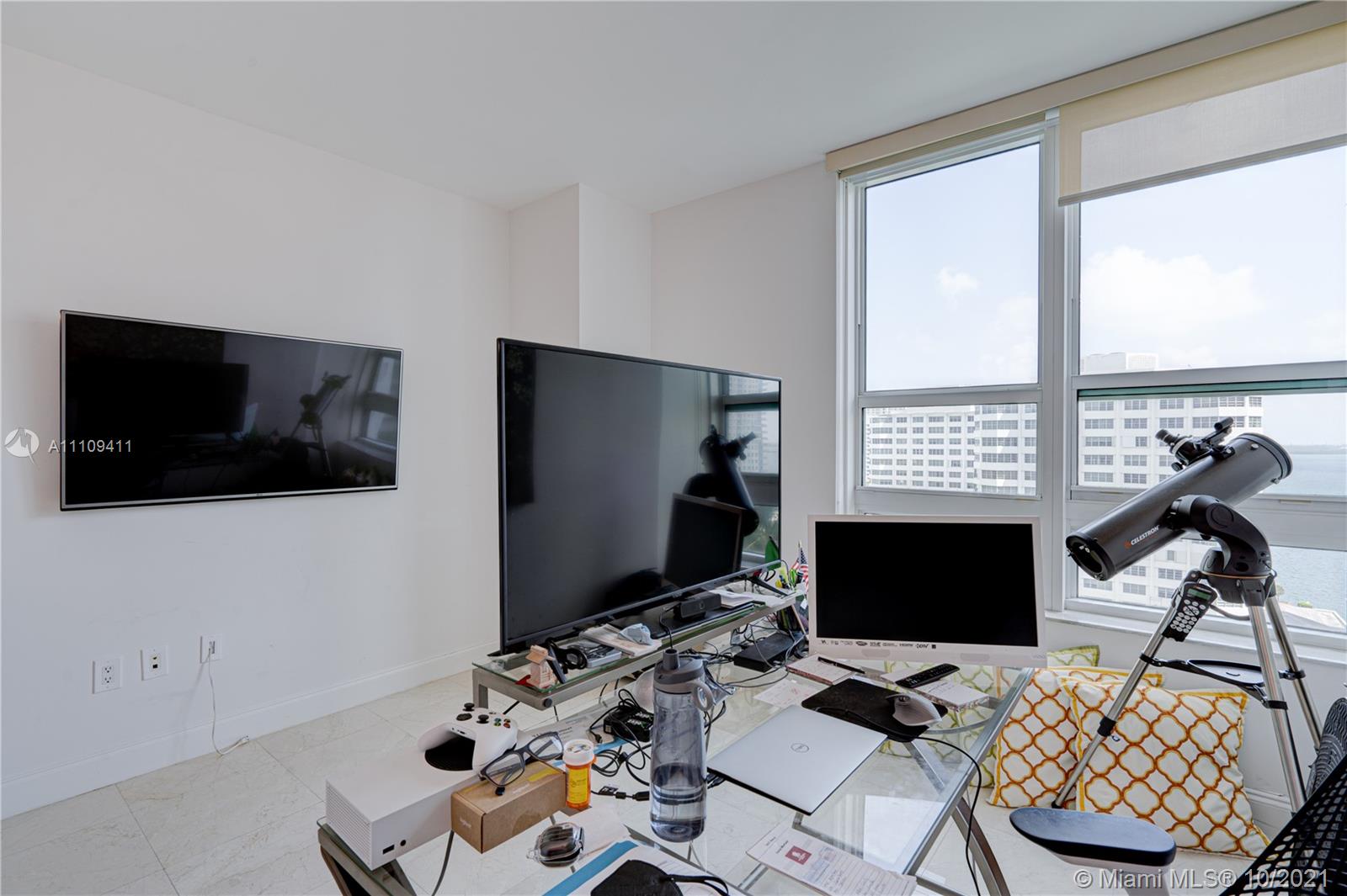 951 Brickell Ave #1606, Miami, FL 33131