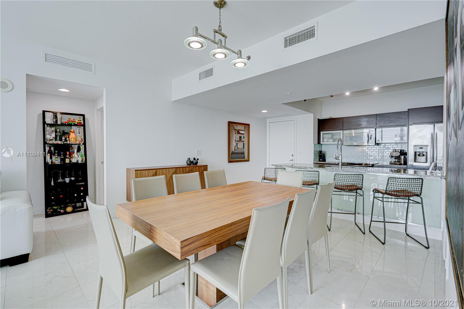 951 Brickell Ave #1606, Miami, FL 33131