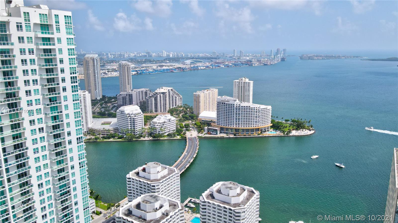 951 Brickell Ave #1606, Miami, FL 33131