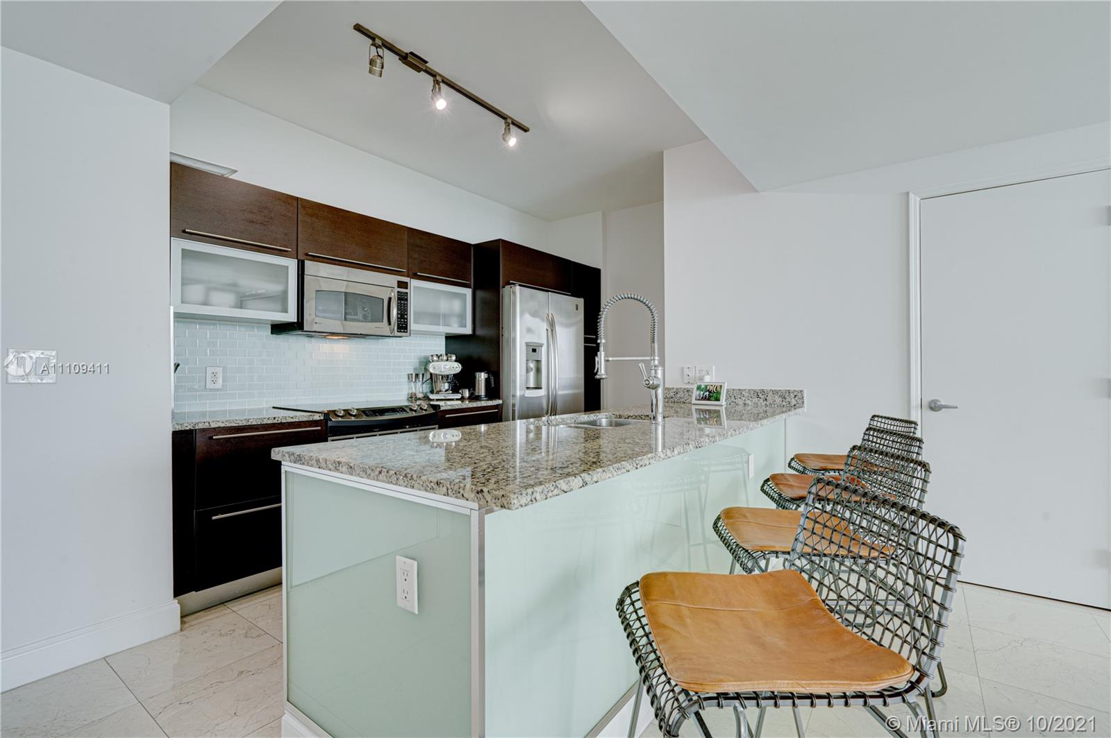 951 Brickell Ave #1606, Miami, FL 33131