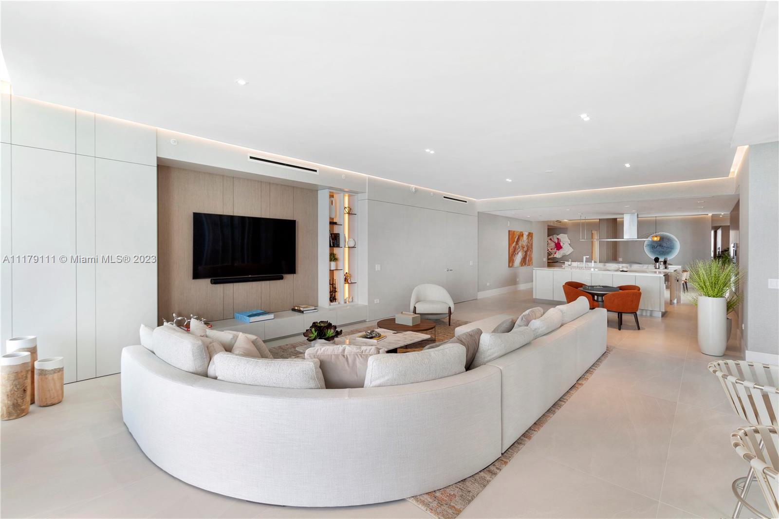 18501 Collins Ave #4001