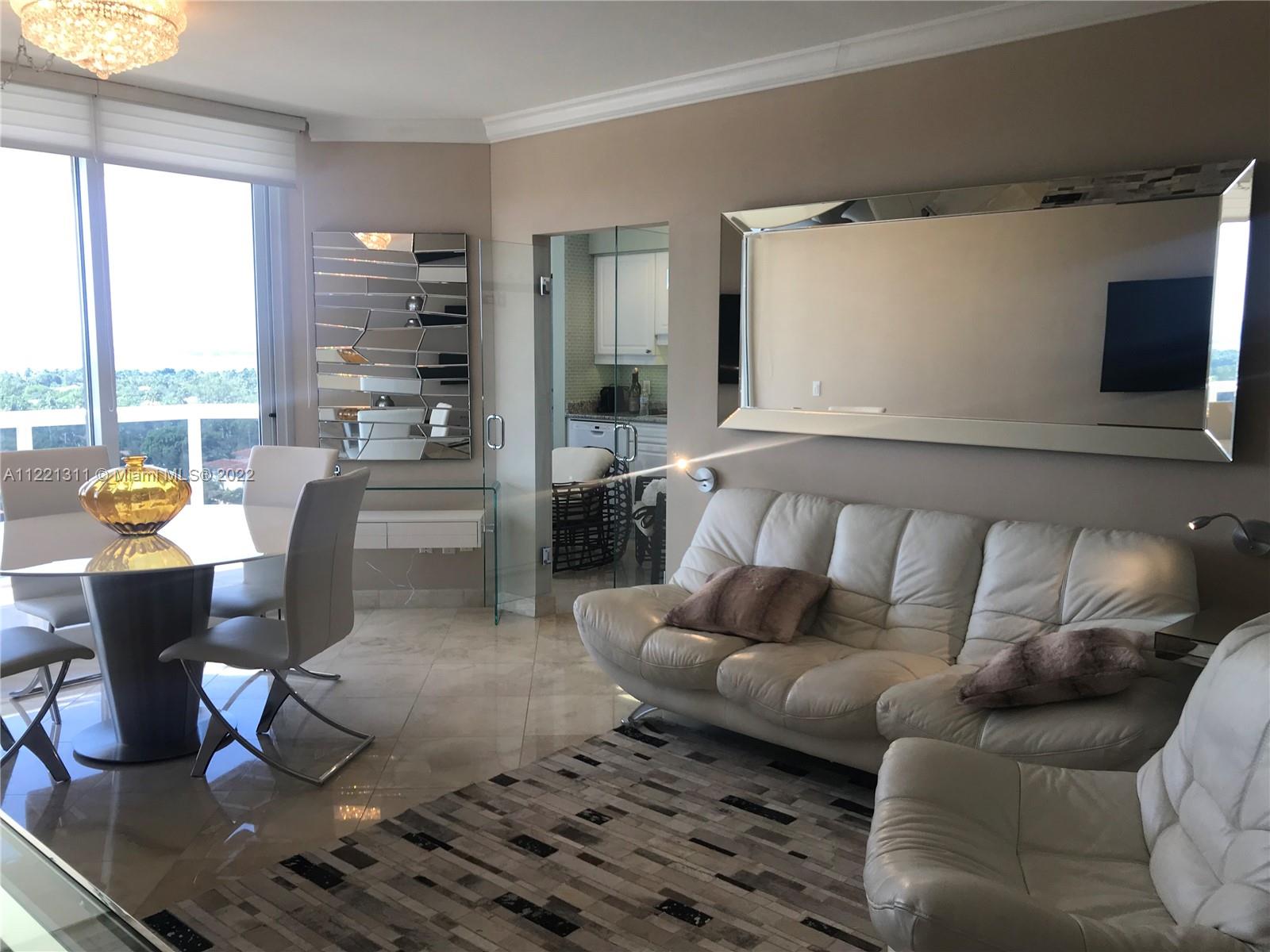 4779 Collins Ave #1506