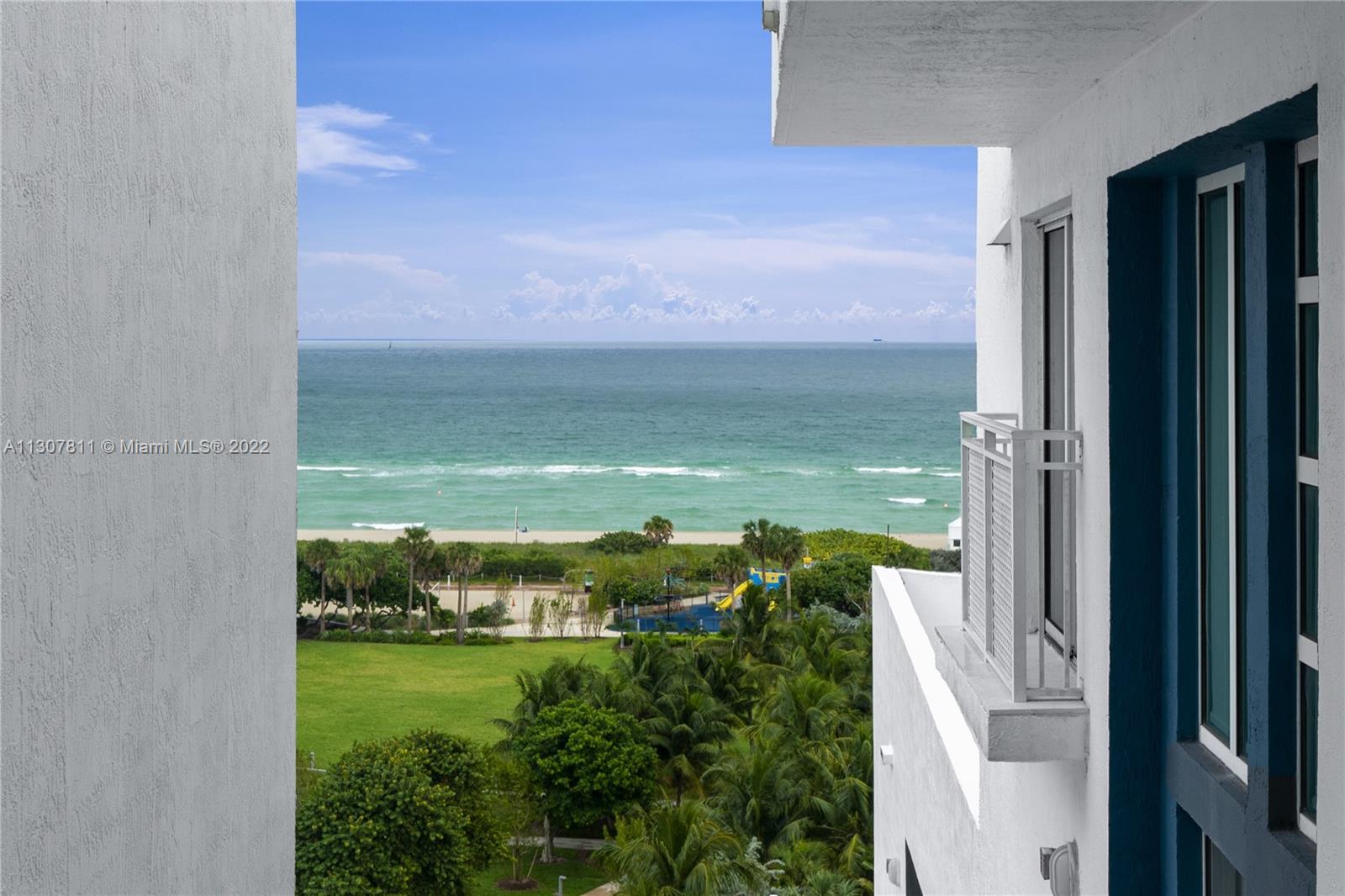 7600 Collins Ave #1001