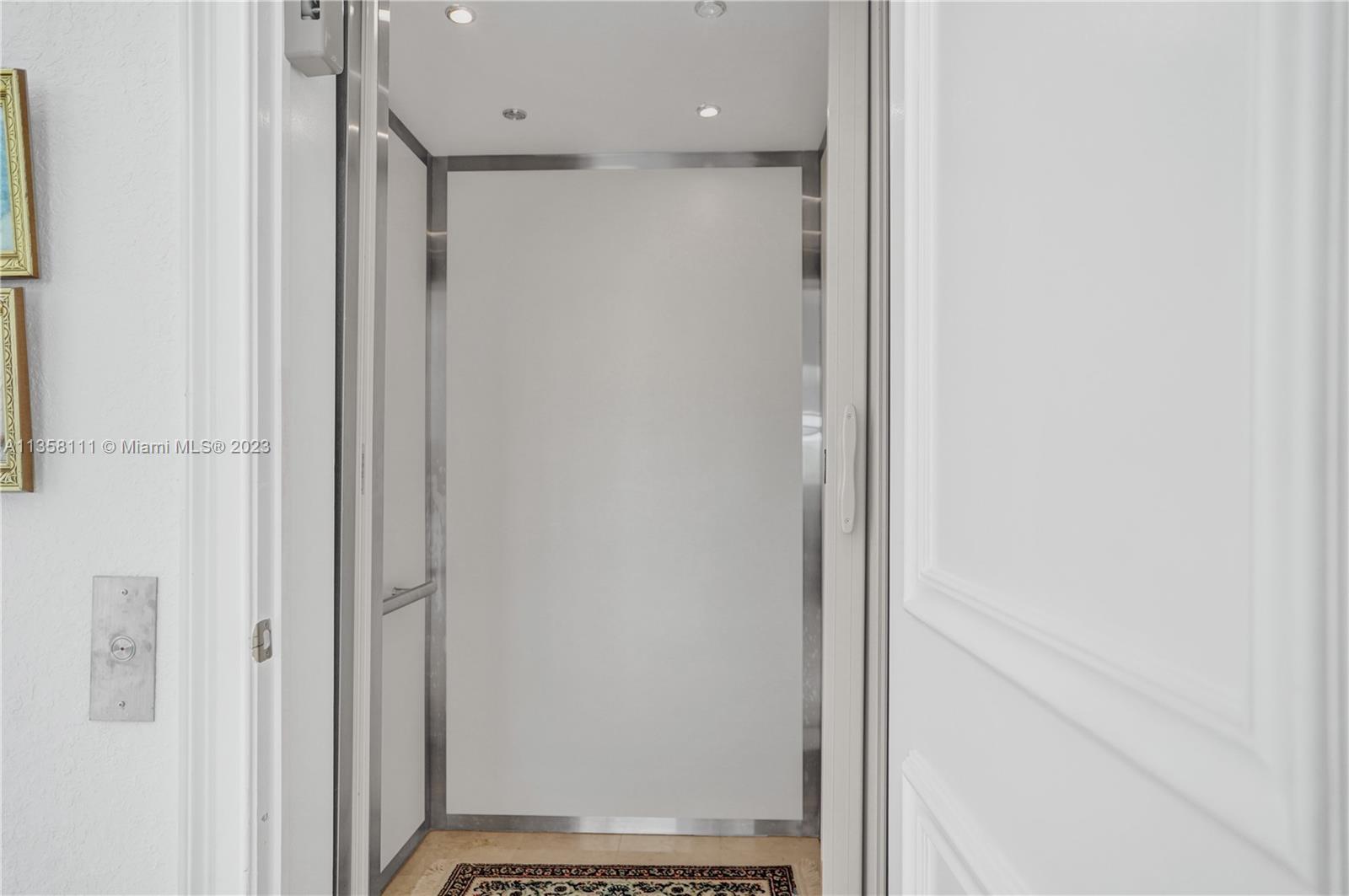 1130 Harbor Ct Hollywood, FL 33019