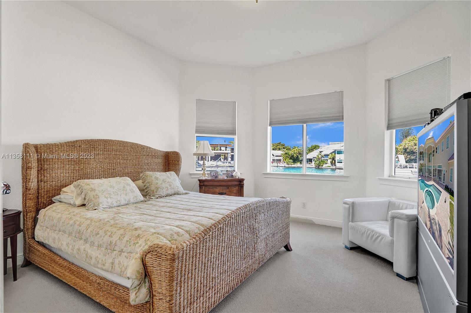 1130 Harbor Ct Hollywood, FL 33019