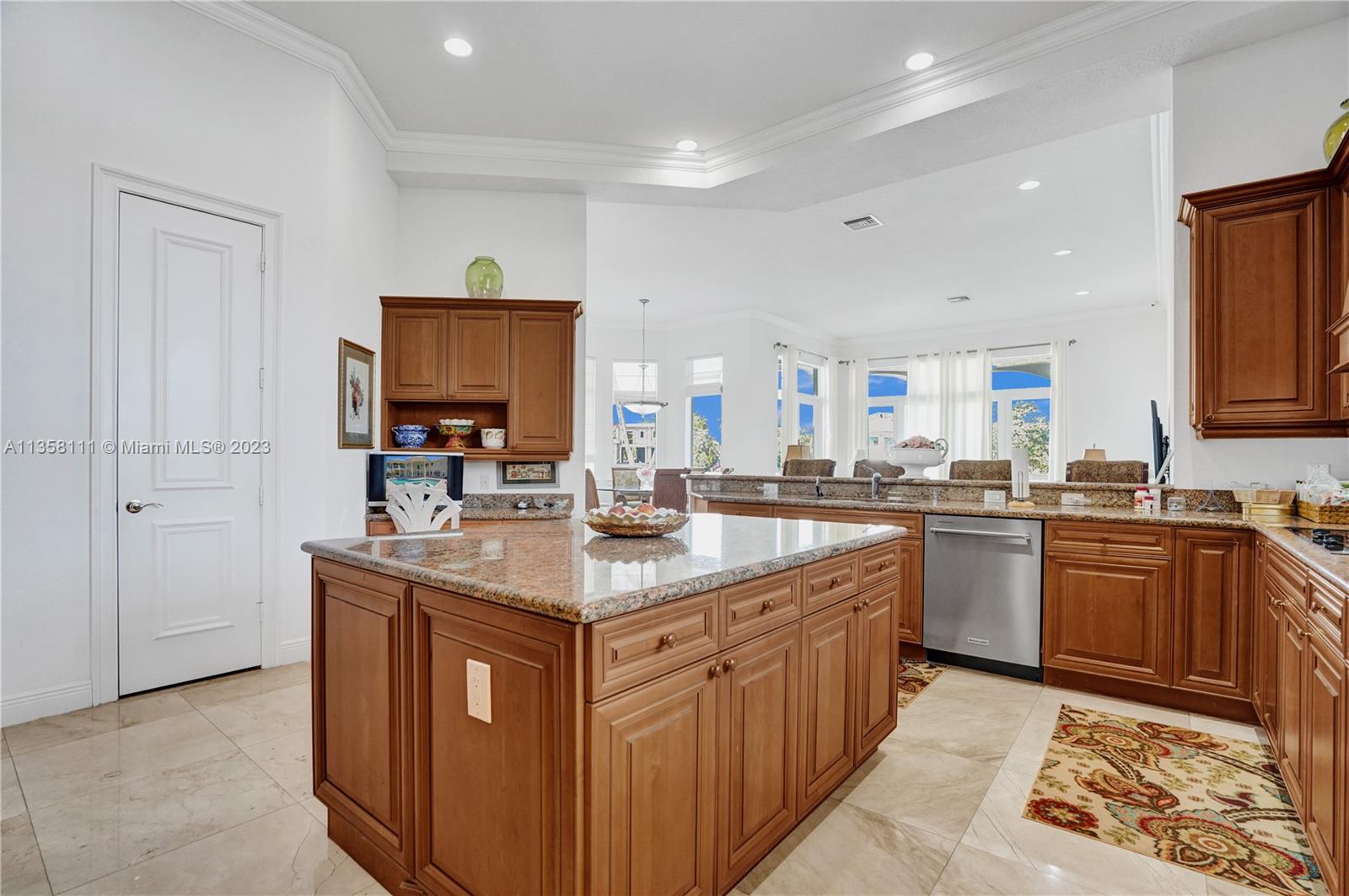 1130 Harbor Ct Hollywood, FL 33019