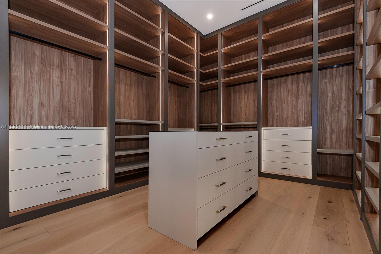 13080 N Bayshore Dr North Miami, FL 33181 13080 N Bayshore Dr North Miami, FL 33181