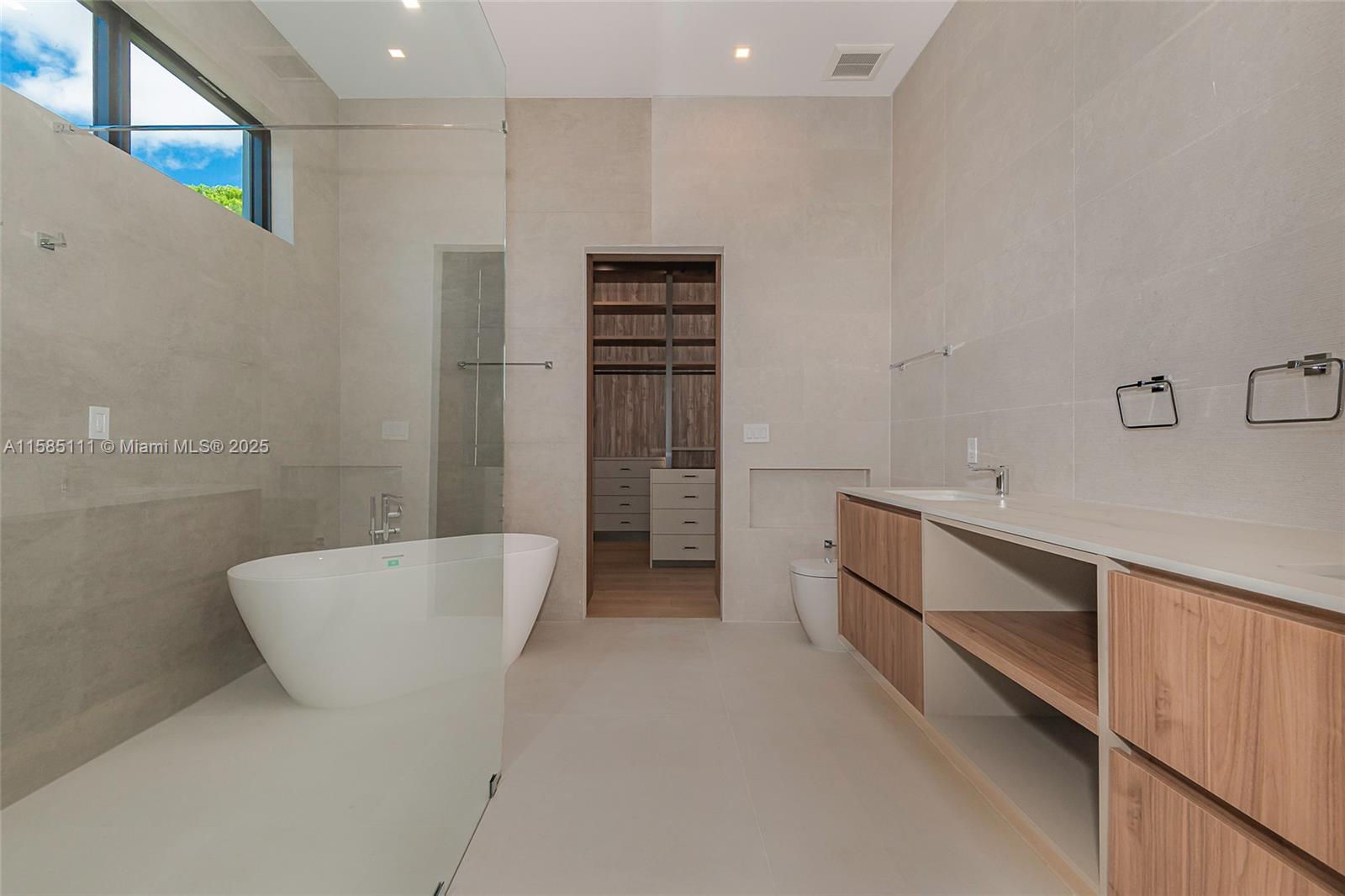 13080 N Bayshore Dr North Miami, FL 33181 13080 N Bayshore Dr North Miami, FL 33181