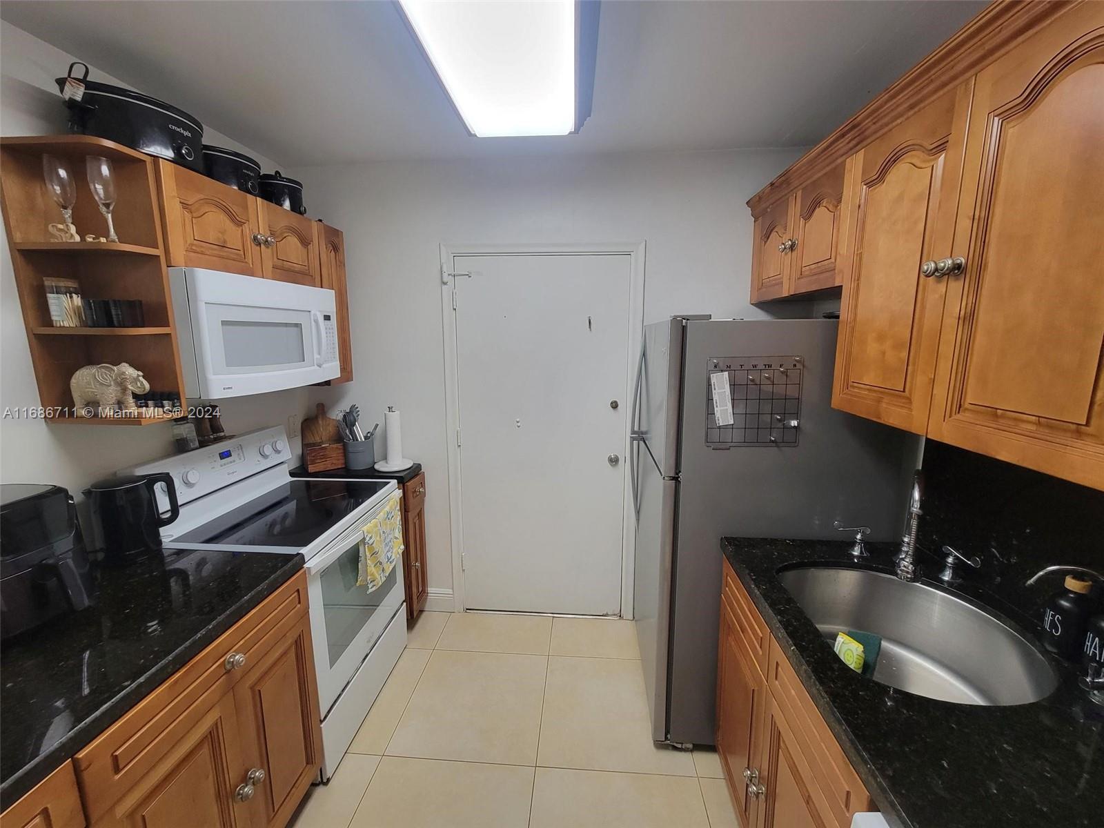 image Palmetto Fairway Condo10