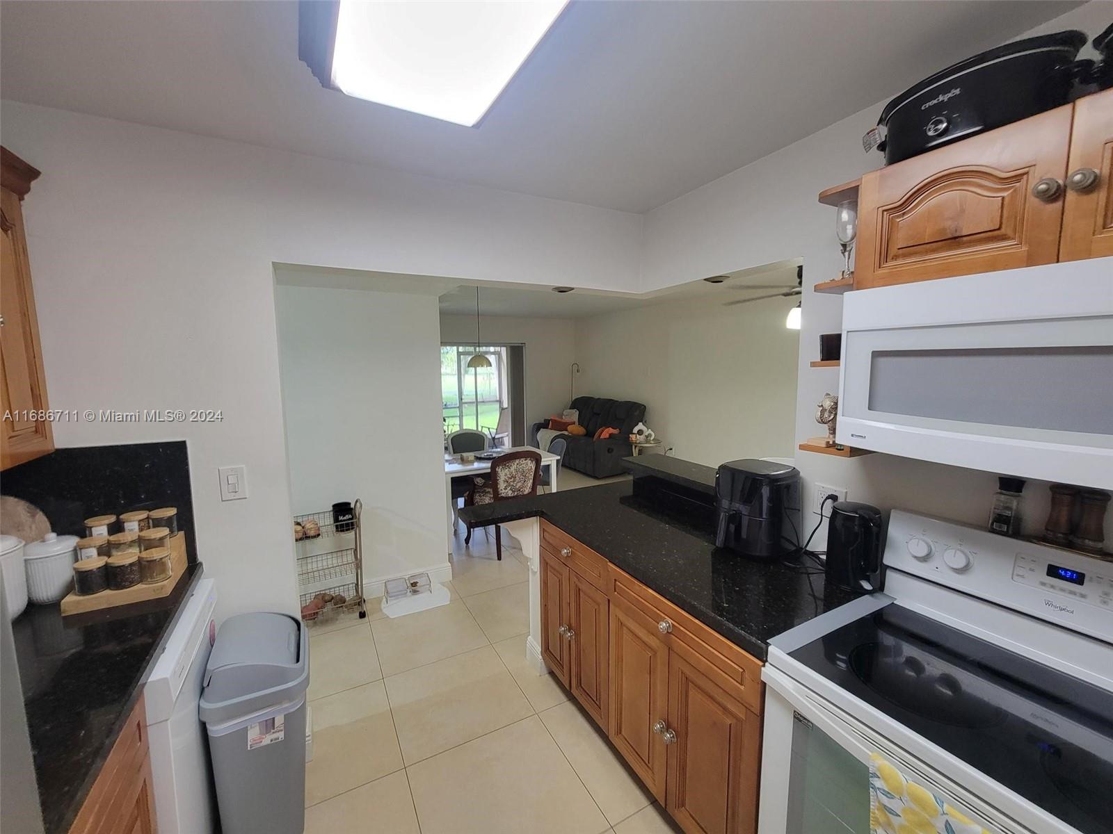 image Palmetto Fairway Condo12