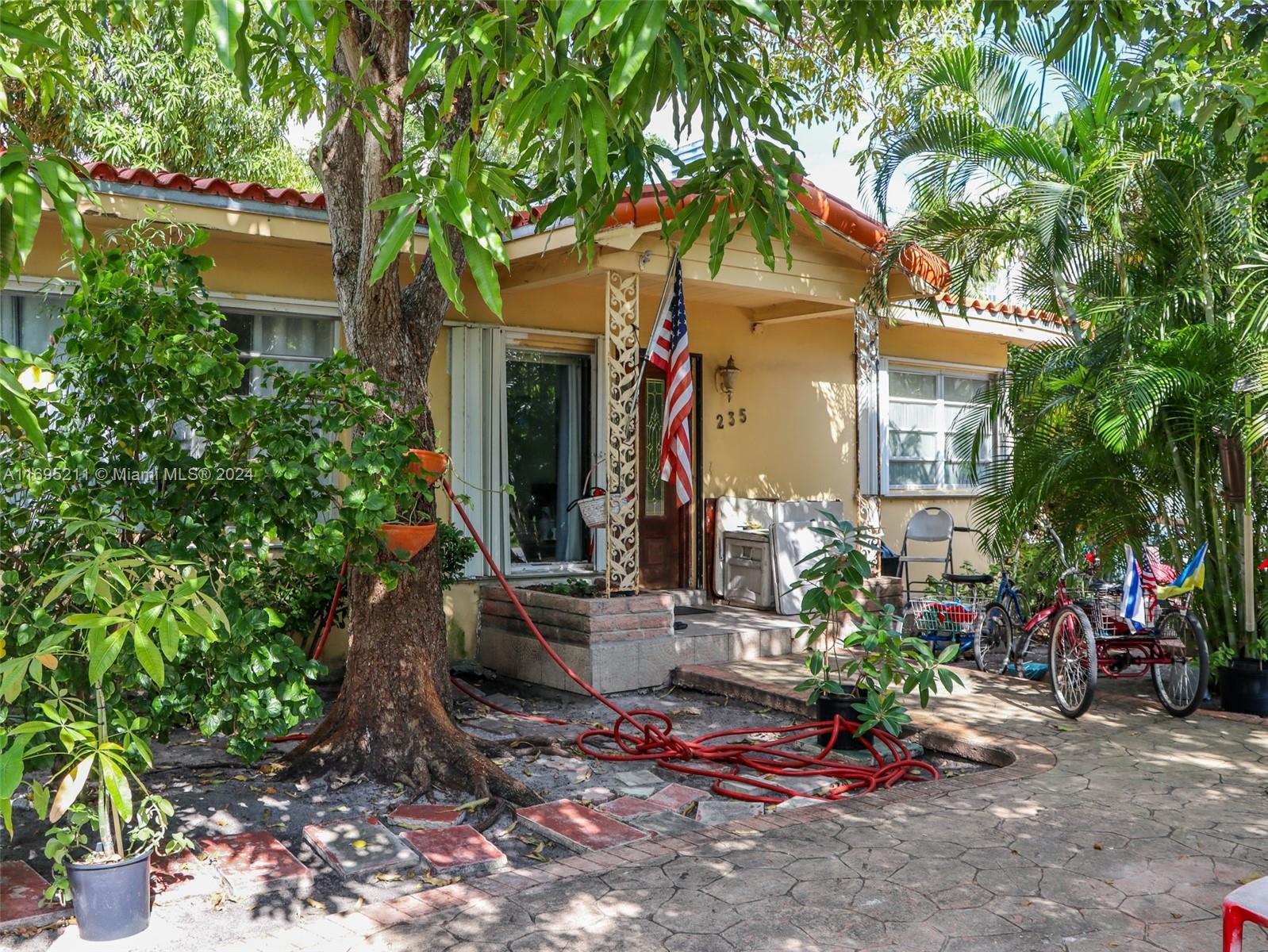 235 191st Ter Sunny Isles Beach, FL 33160