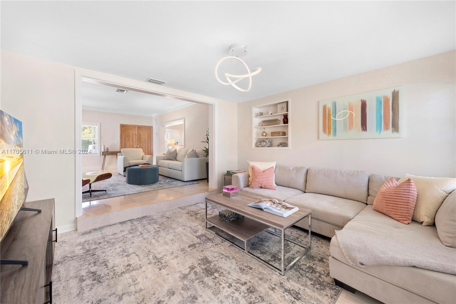 5371 N Bay Rd Miami Beach, FL 33140