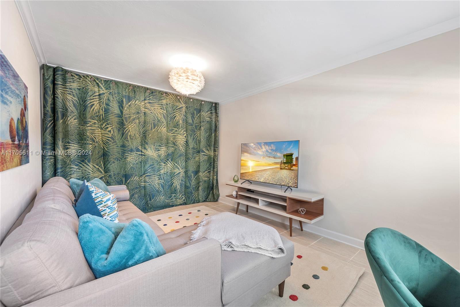 5371 N Bay Rd Miami Beach, FL 33140