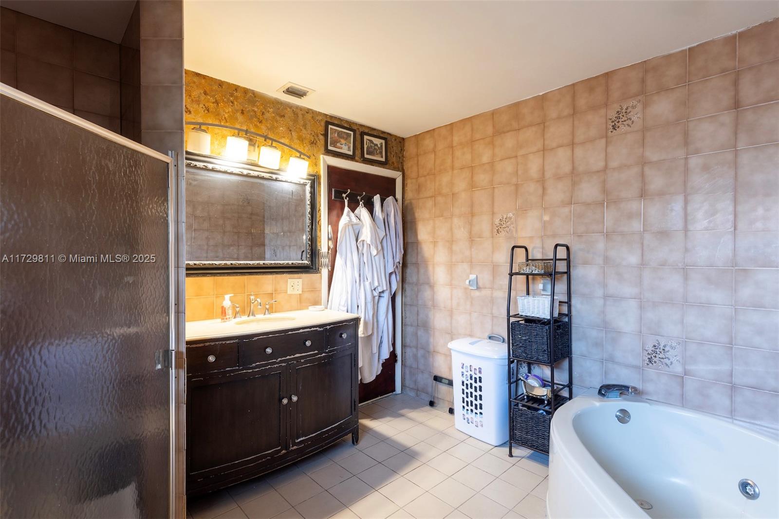 6575 SW 27th St Miami, FL 33155 6575 SW 27th St Miami, FL 33155