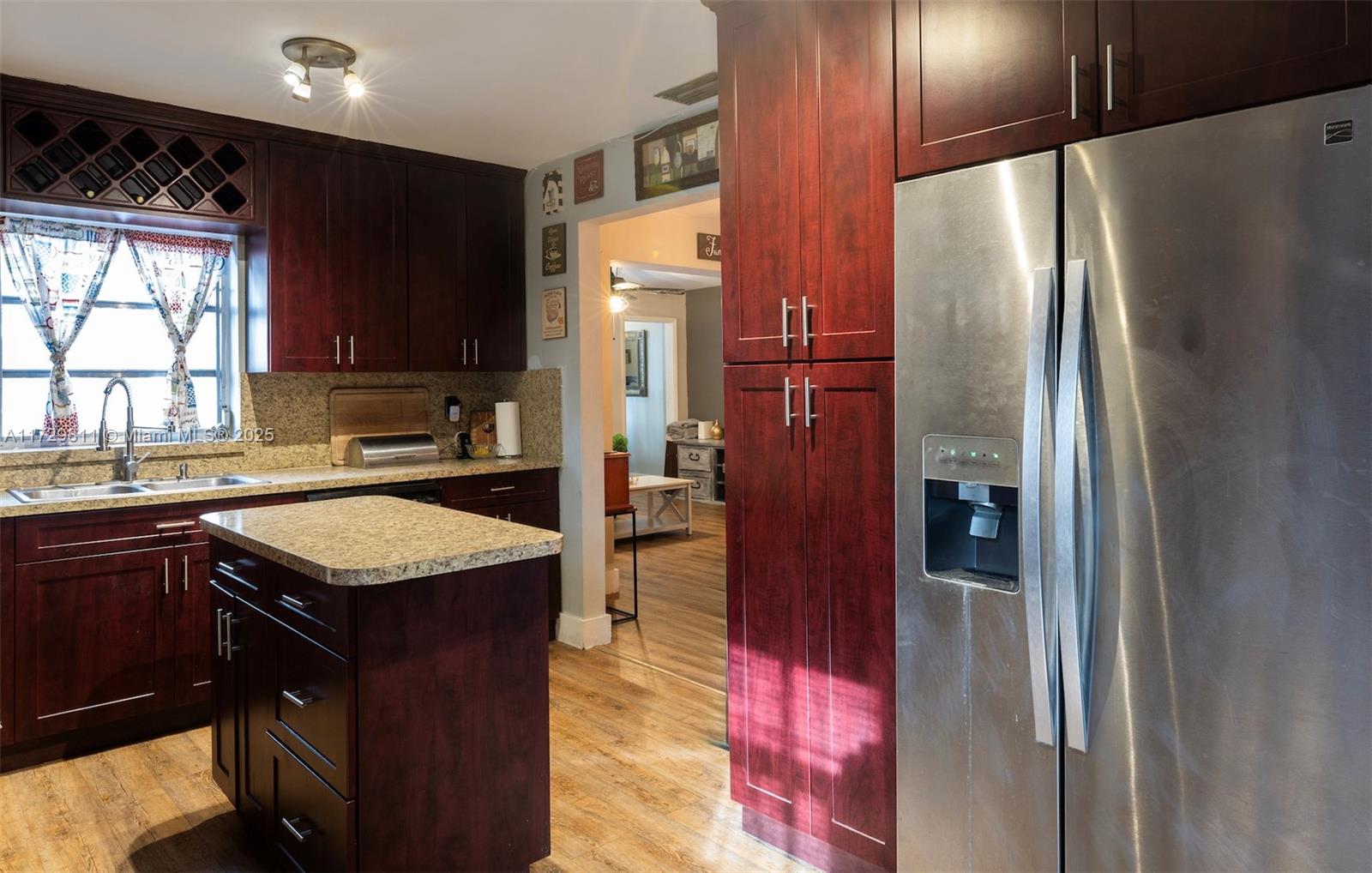 6575 SW 27th St Miami, FL 33155 6575 SW 27th St Miami, FL 33155